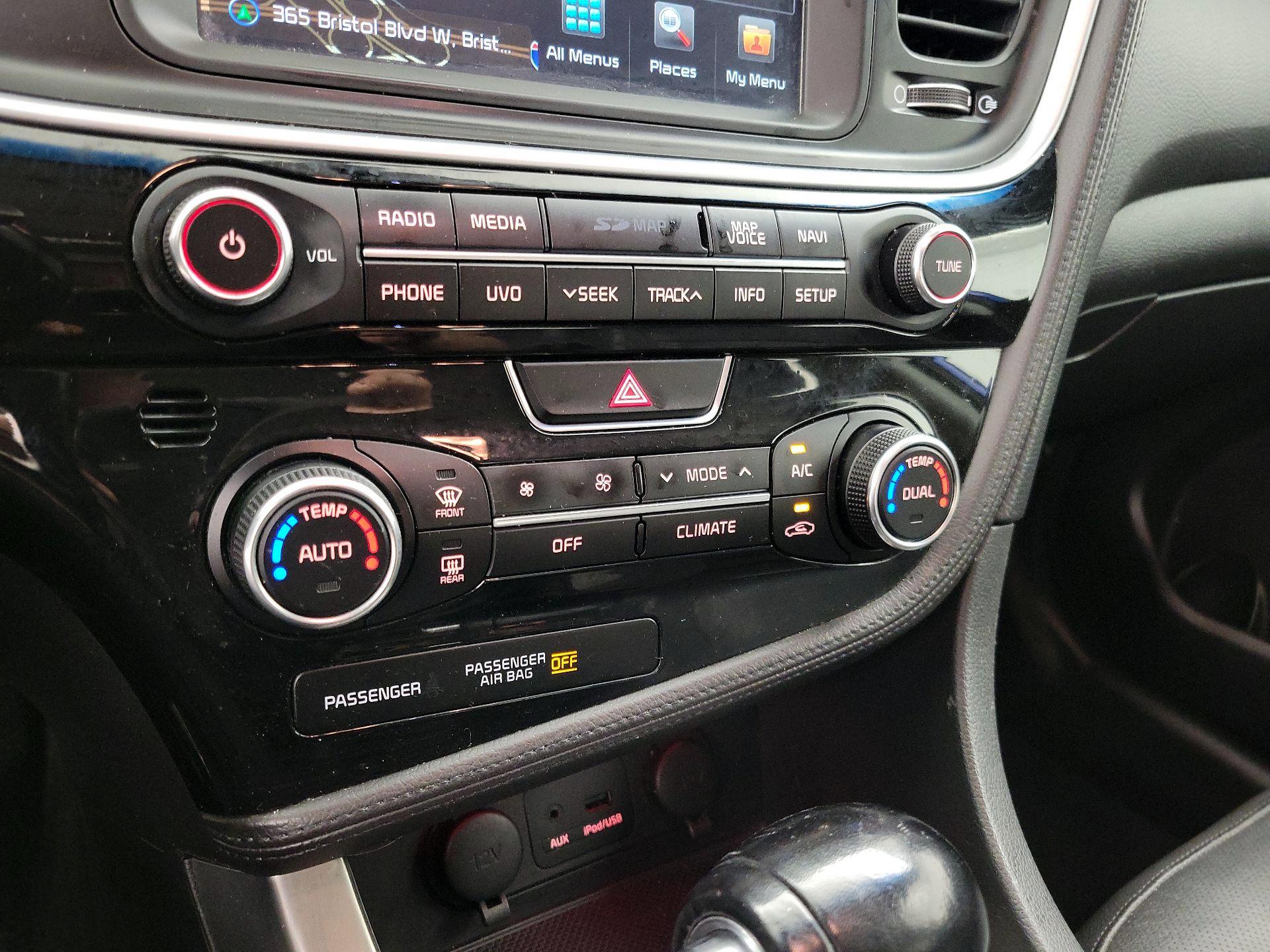 Thumbnail: 2015 Kia Optima - 17