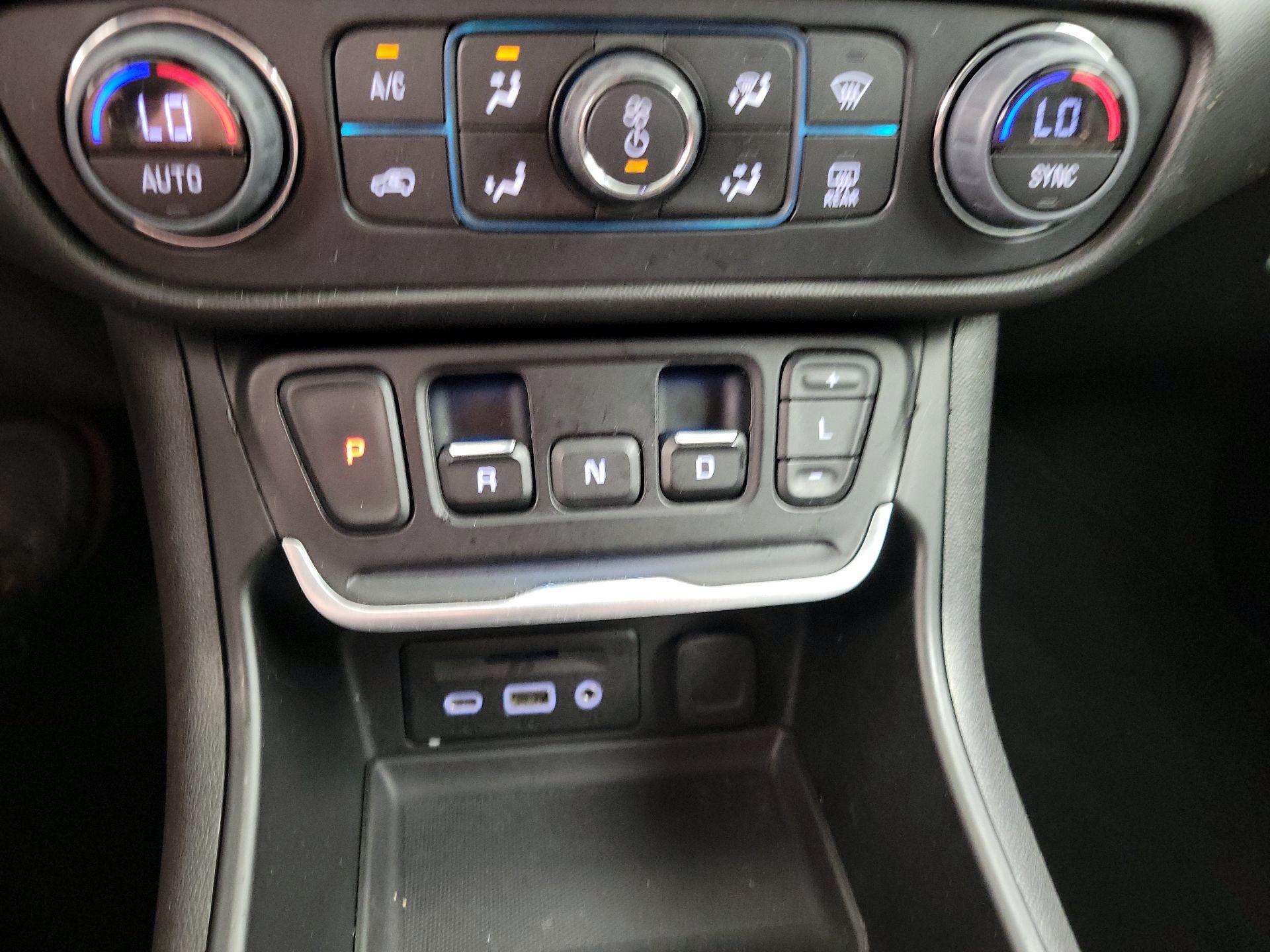 Thumbnail: 2020 GMC Terrain - 17