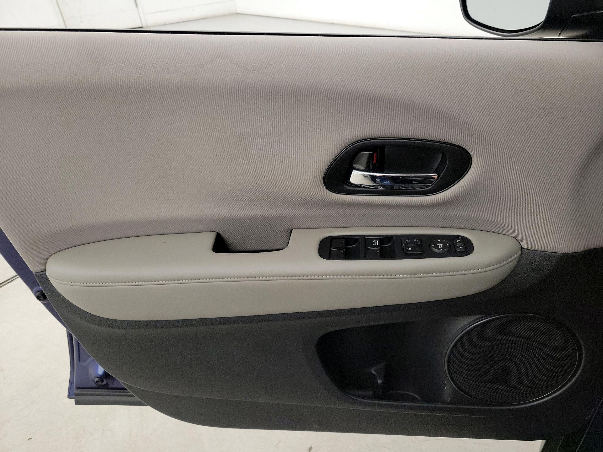 Thumbnail: 2017 Honda HR-V - 12