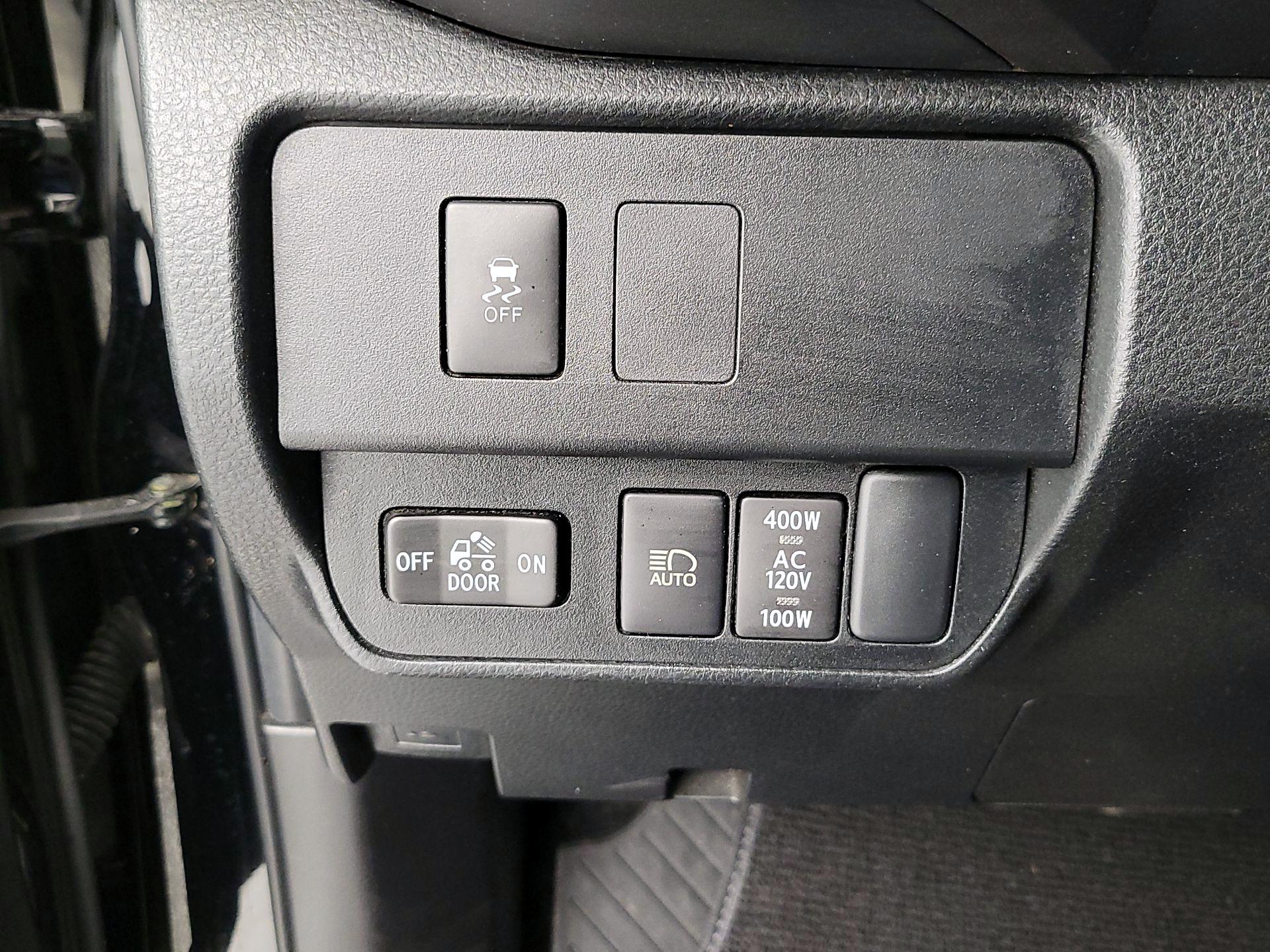 Thumbnail: 2023 Toyota Tacoma - 13