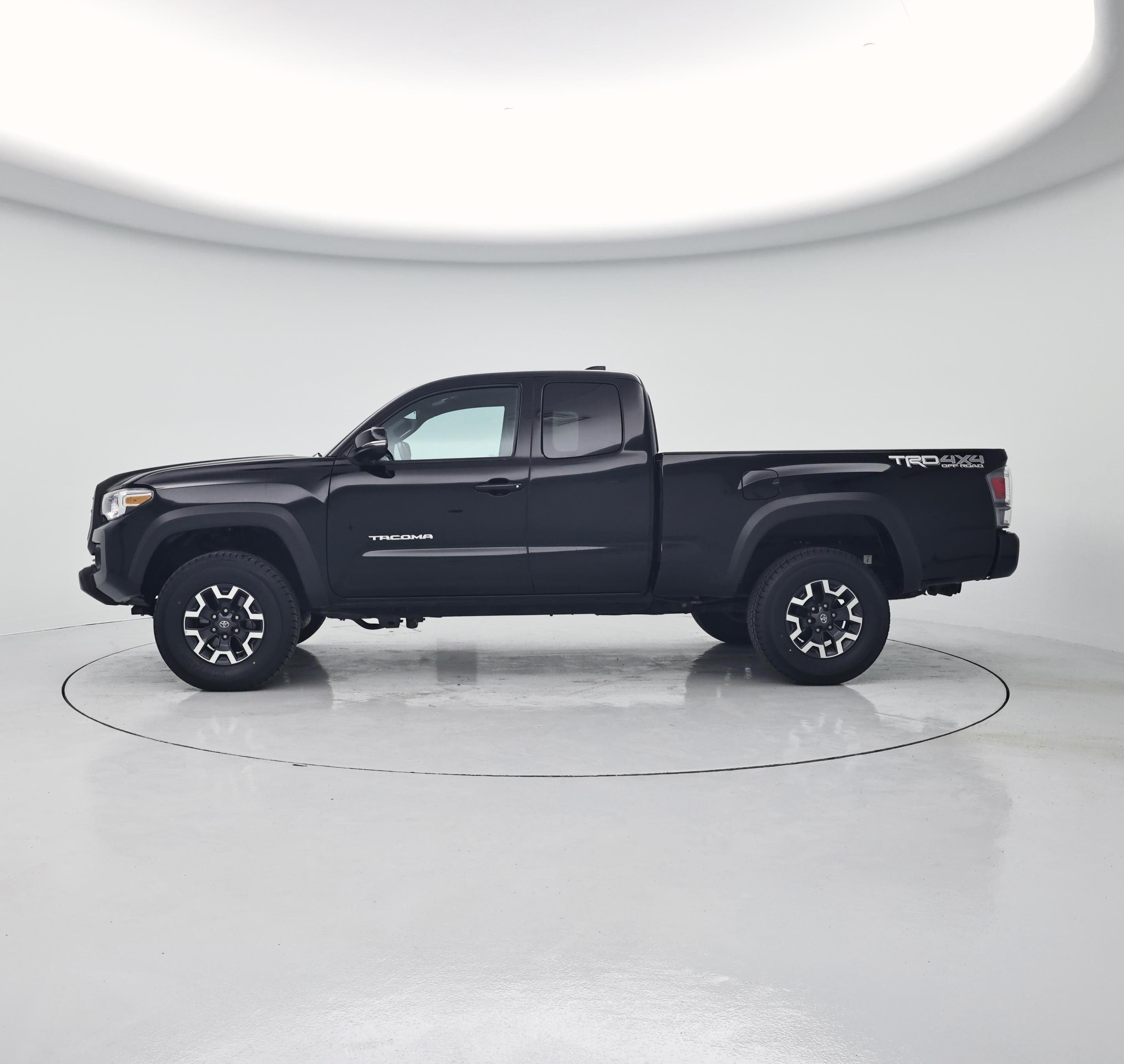 Thumbnail: 2023 Toyota Tacoma - 3