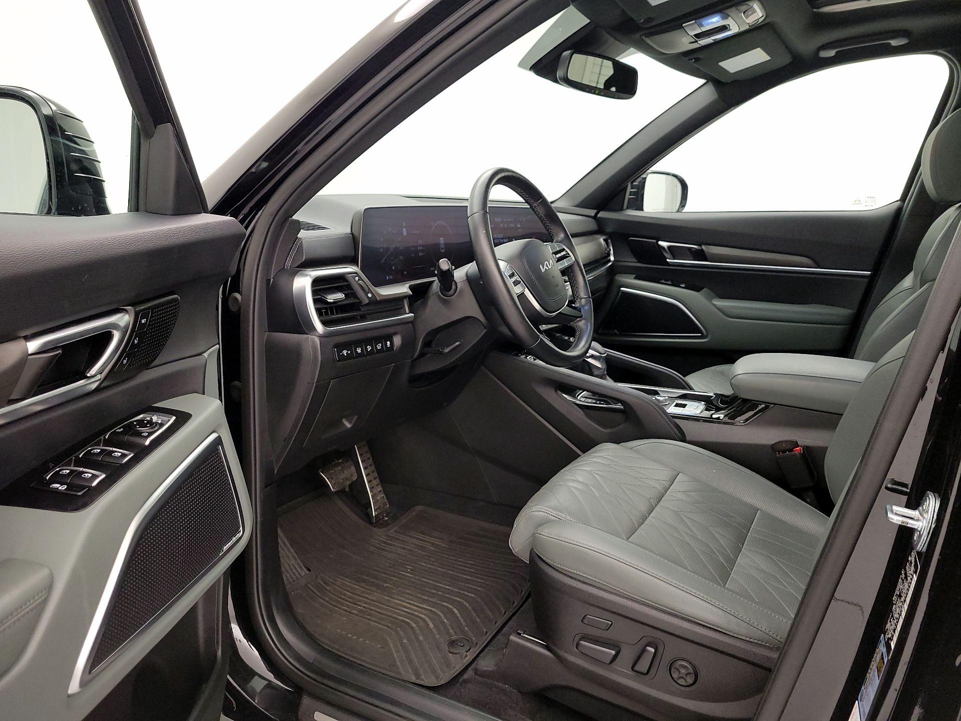 Thumbnail: 2023 Kia Telluride - 11