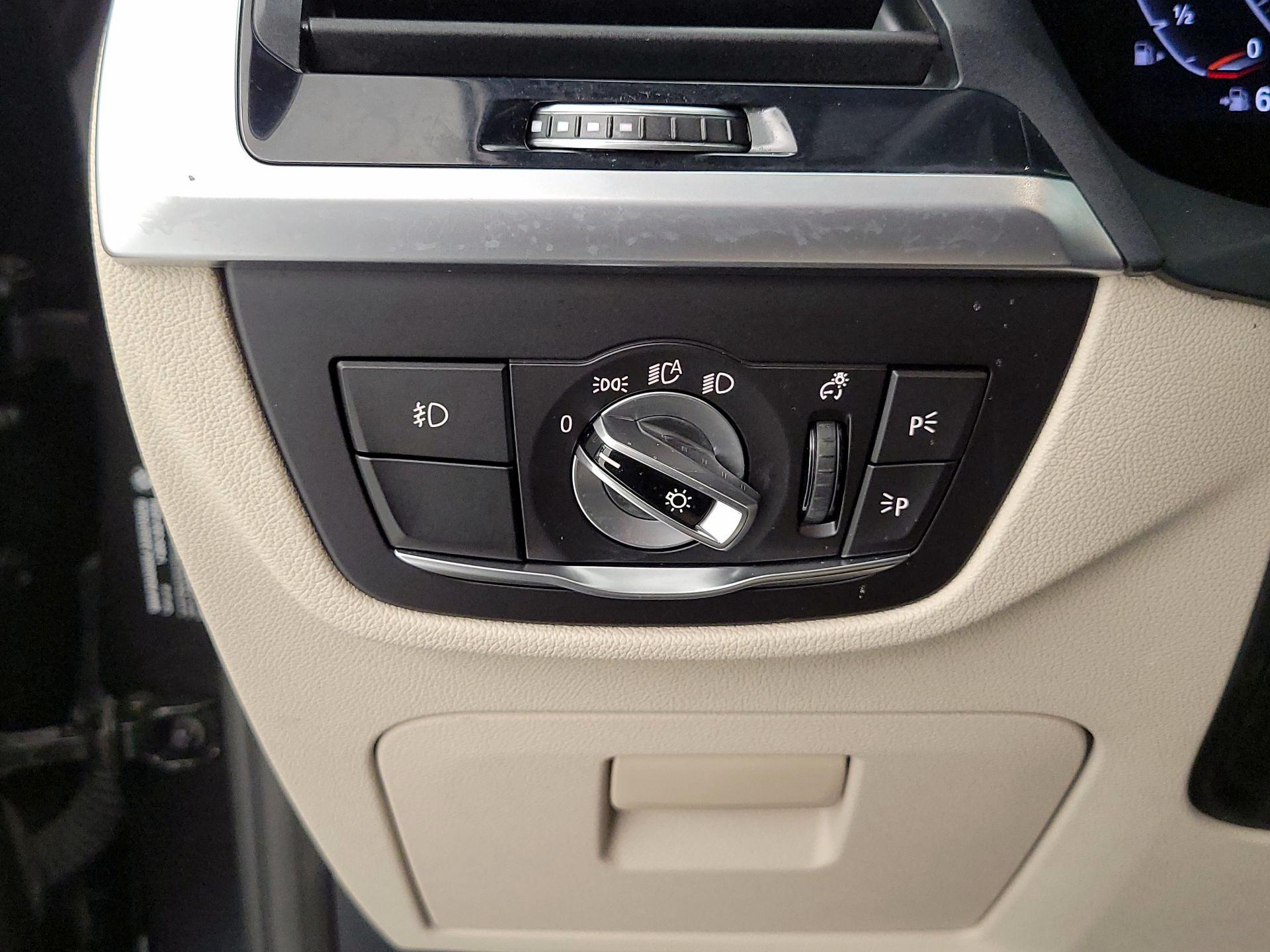 Thumbnail: 2021 BMW X3 - 13