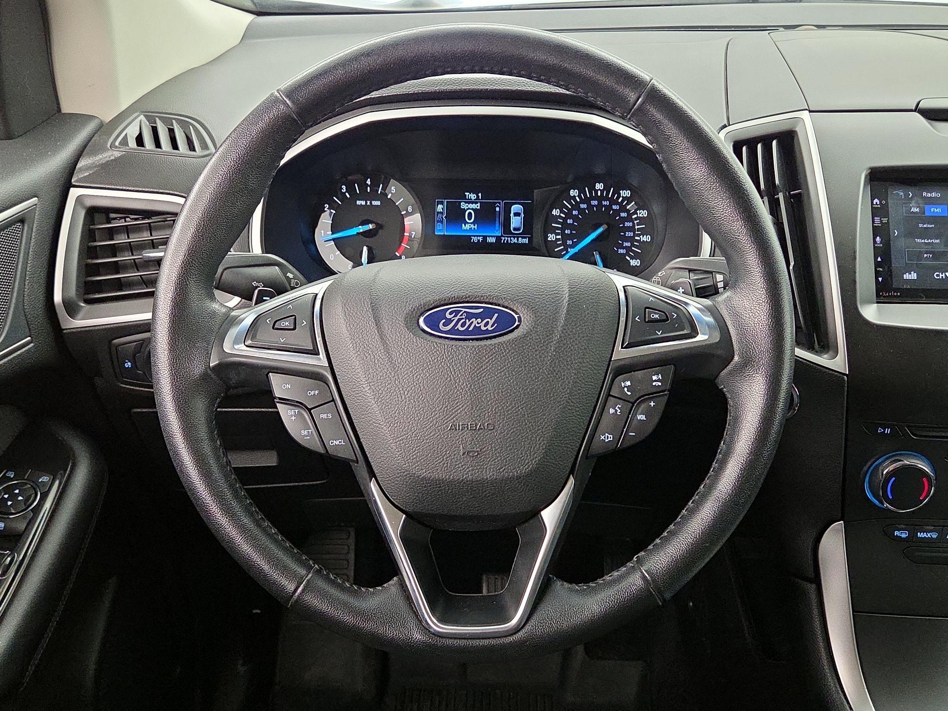 Thumbnail: 2017 Ford Edge - 10