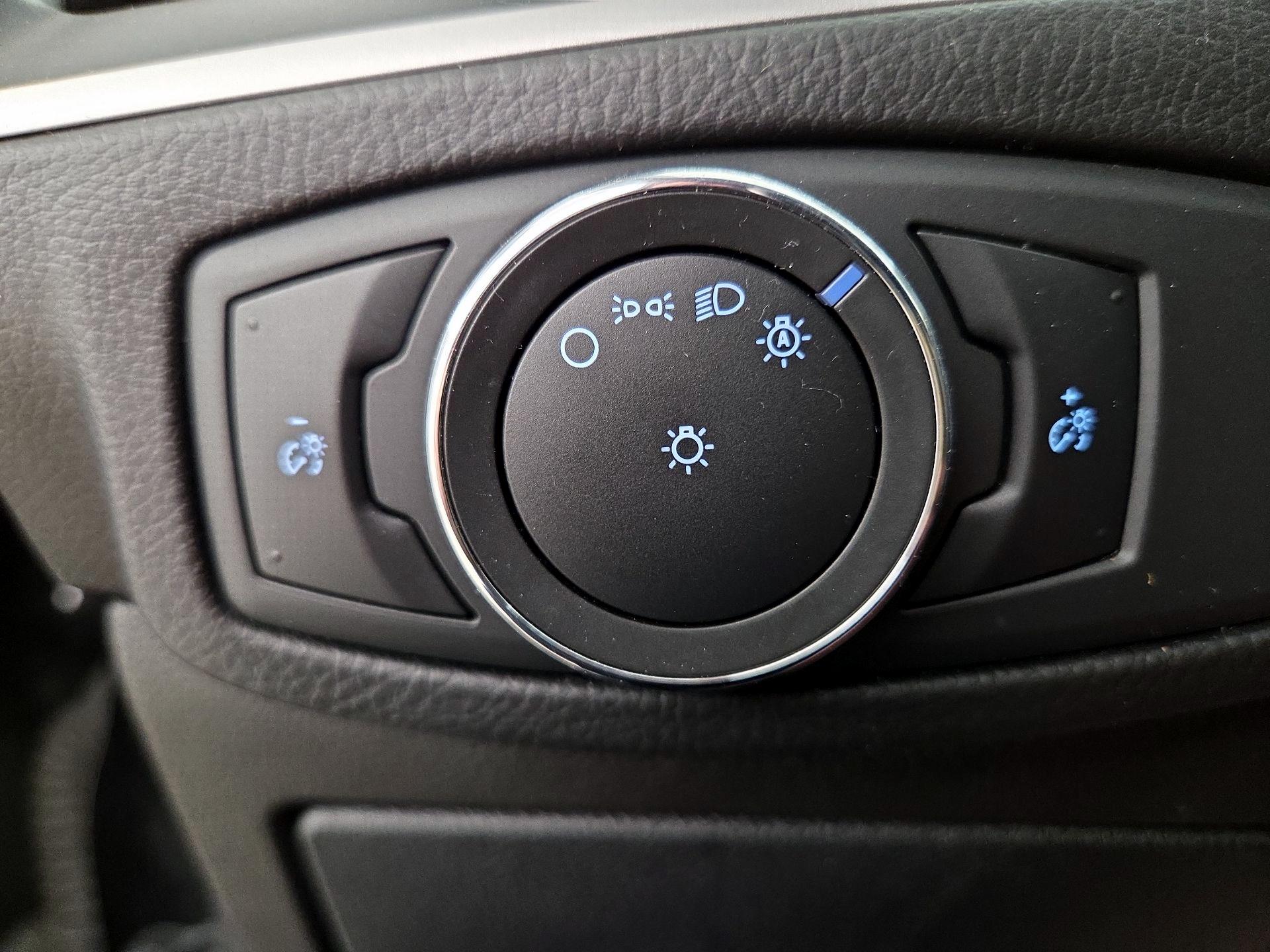 Thumbnail: 2017 Ford Edge - 13