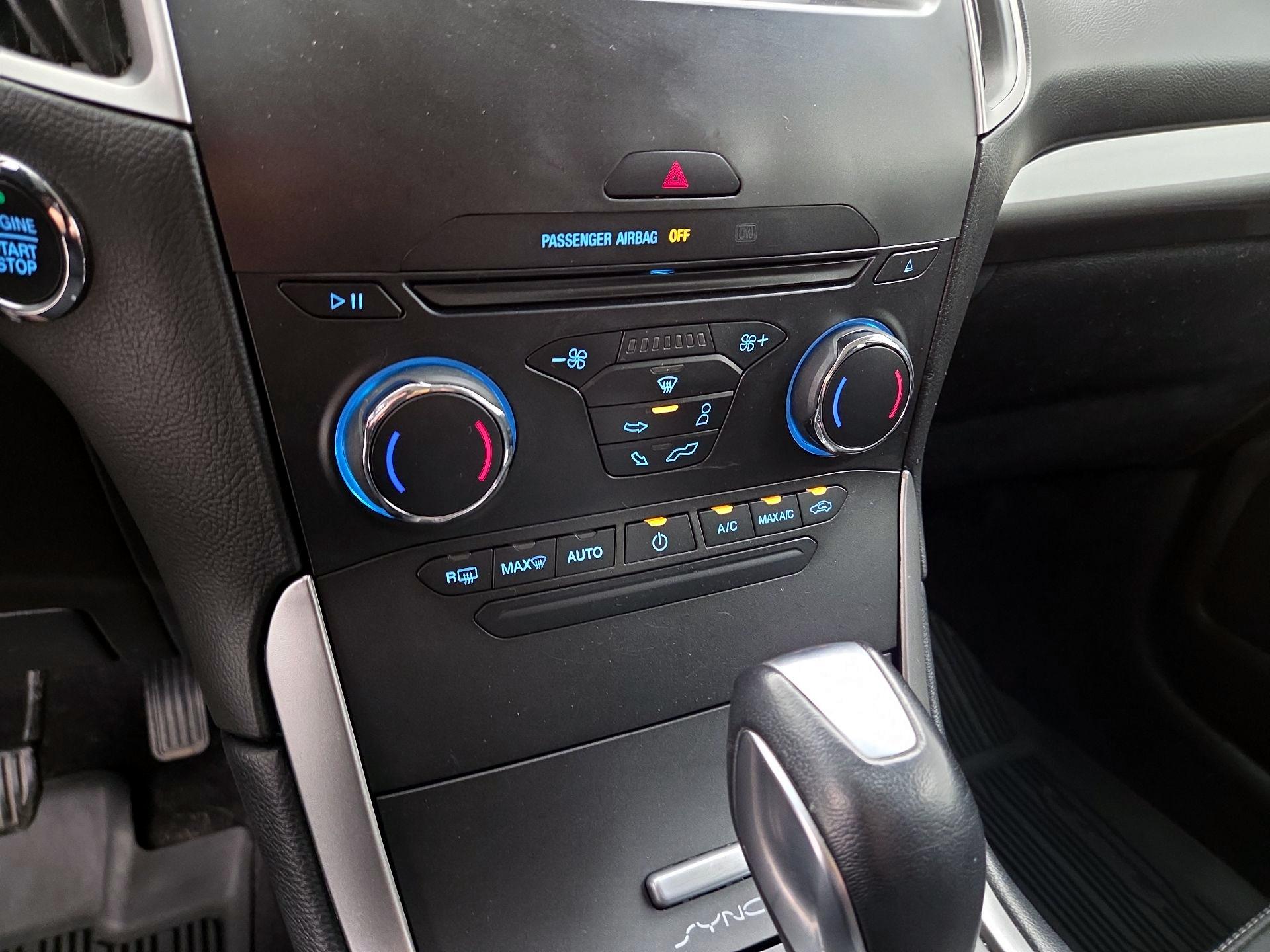 Thumbnail: 2017 Ford Edge - 16