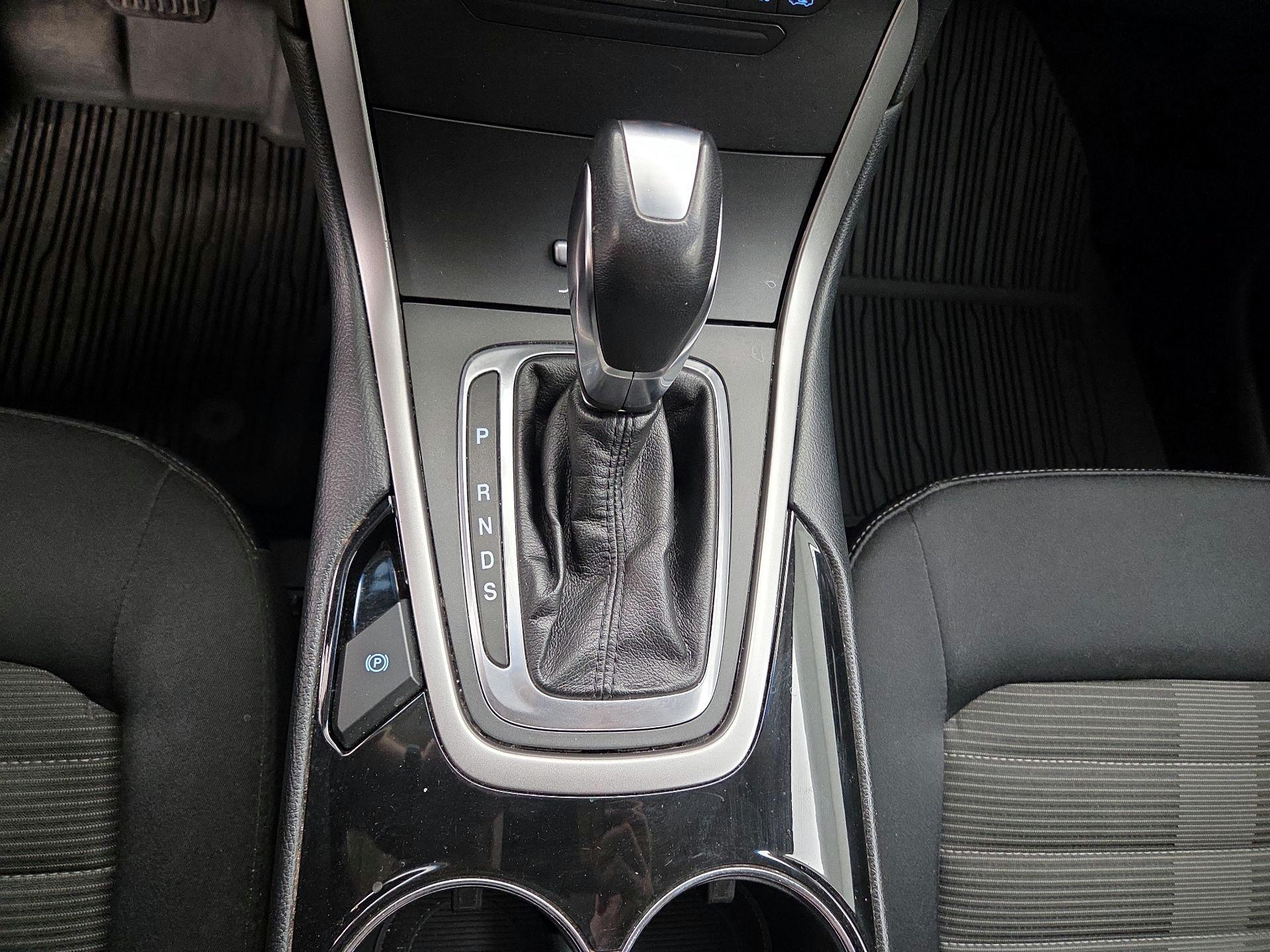 Thumbnail: 2017 Ford Edge - 17