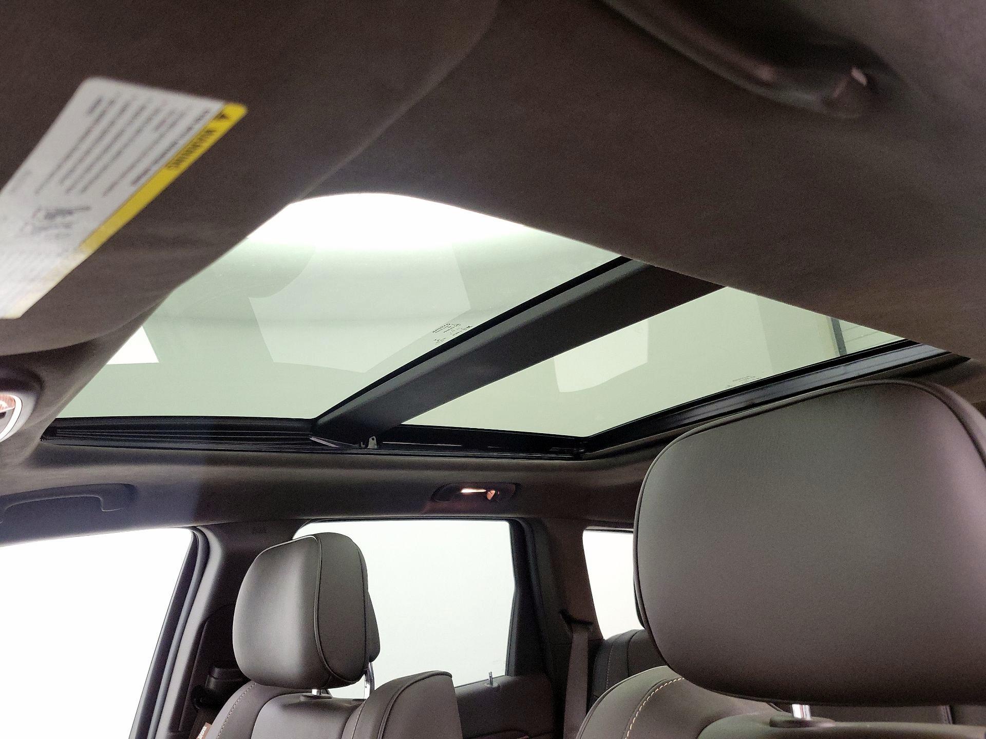 Thumbnail: 2014 Jeep Grand Cherokee - 19