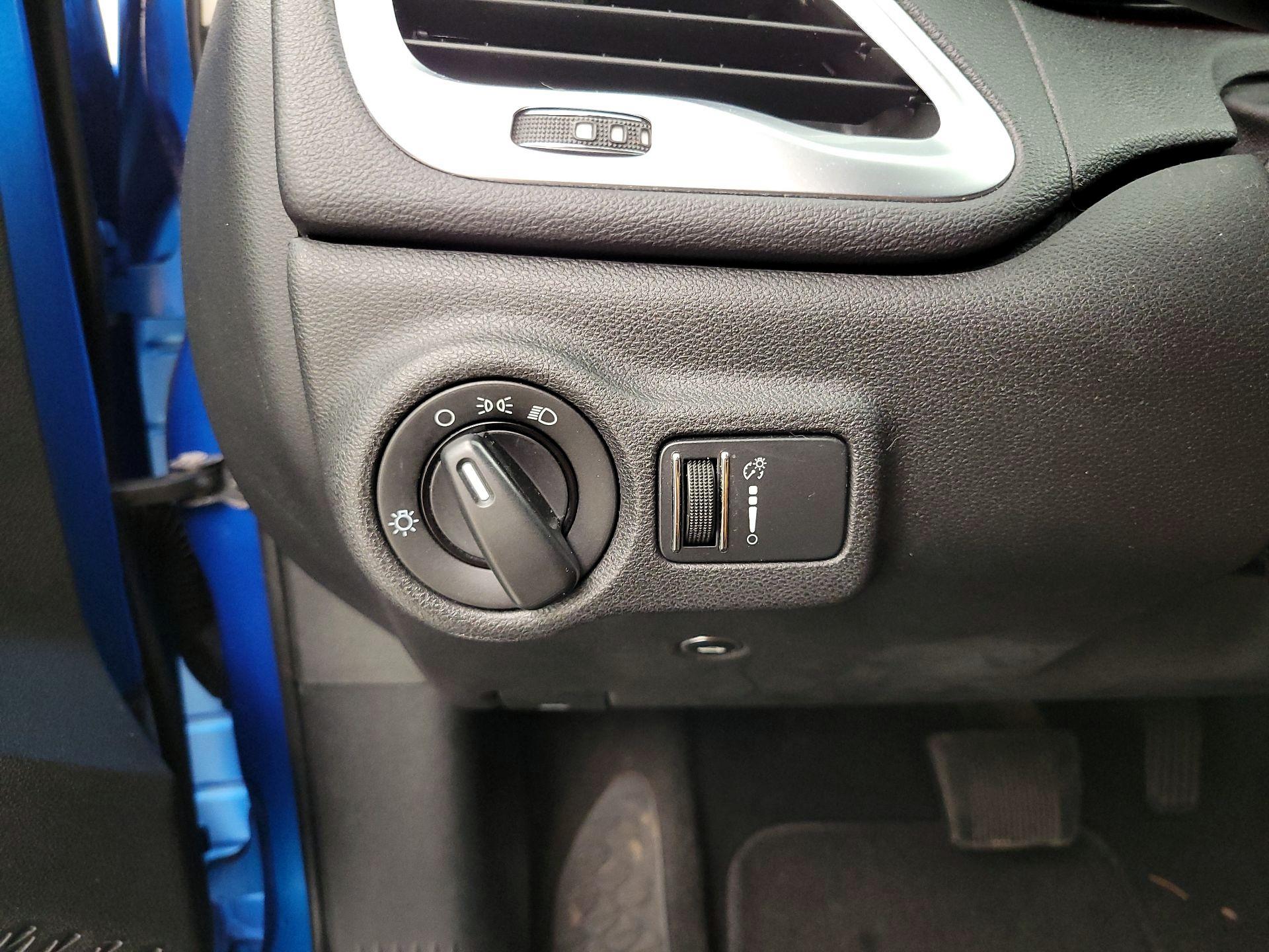 Thumbnail: 2016 Dodge Dart - 13