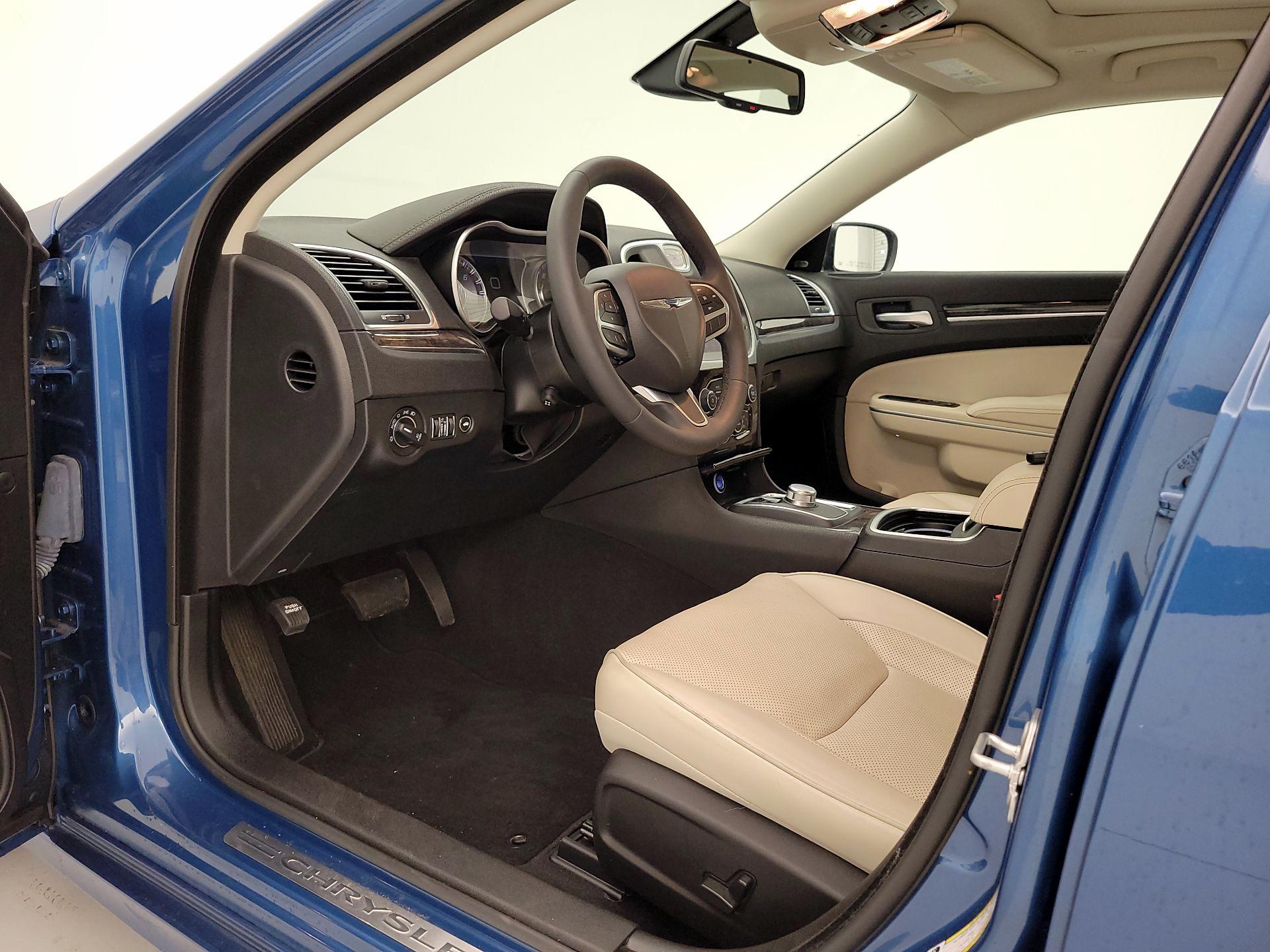 Thumbnail: 2023 Chrysler 300 - 11