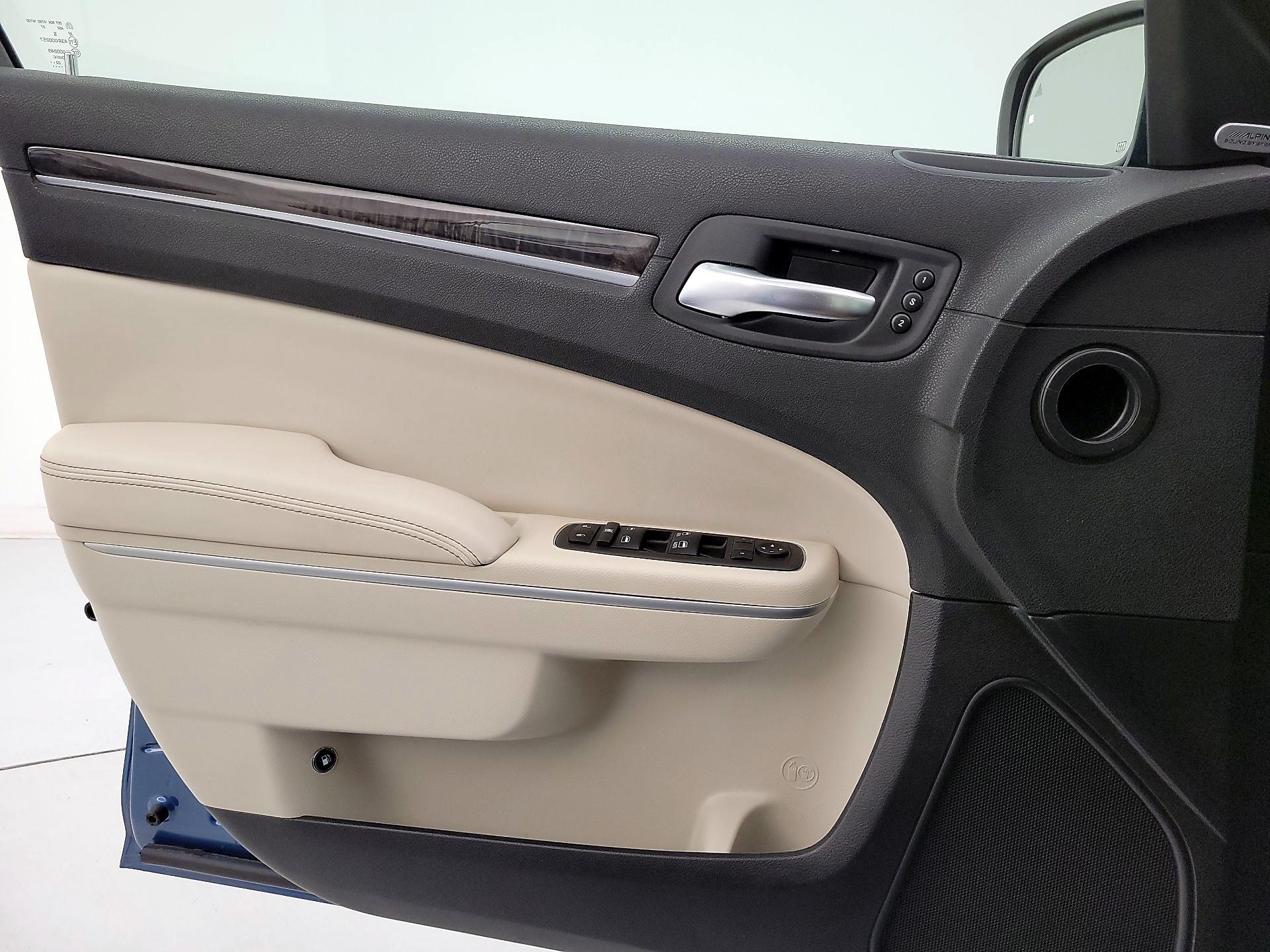 Thumbnail: 2023 Chrysler 300 - 12