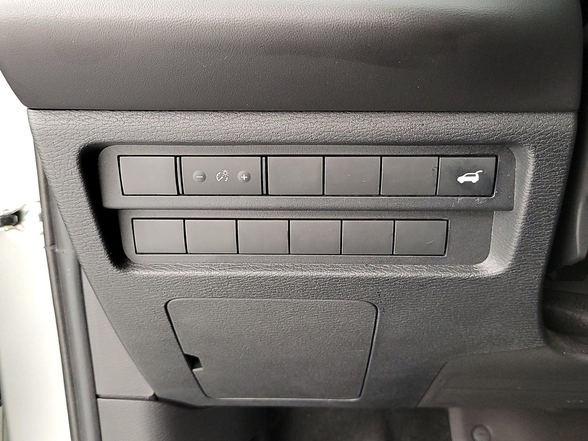 Thumbnail: 2023 Mitsubishi Outlander - 13