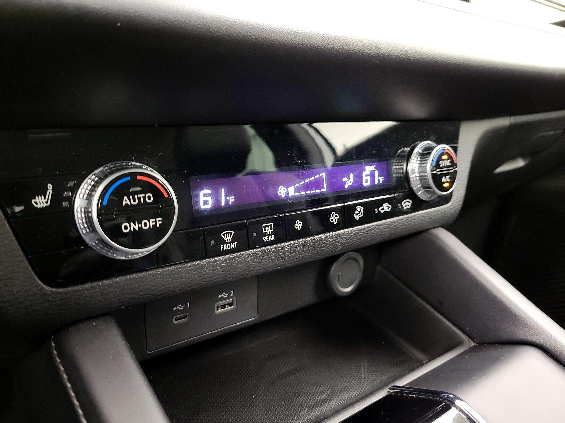 Thumbnail: 2023 Mitsubishi Outlander - 17