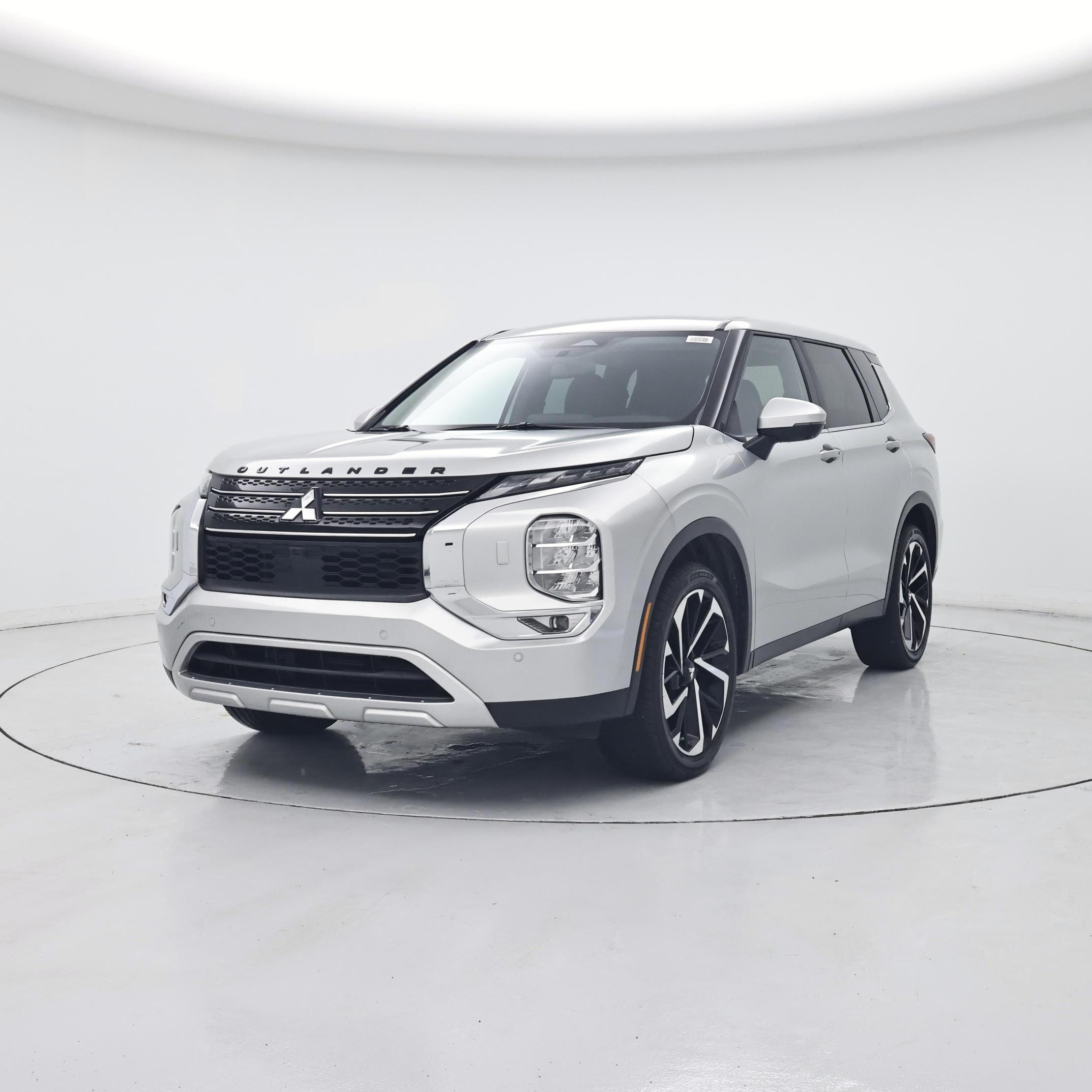 Thumbnail: 2023 Mitsubishi Outlander - 4