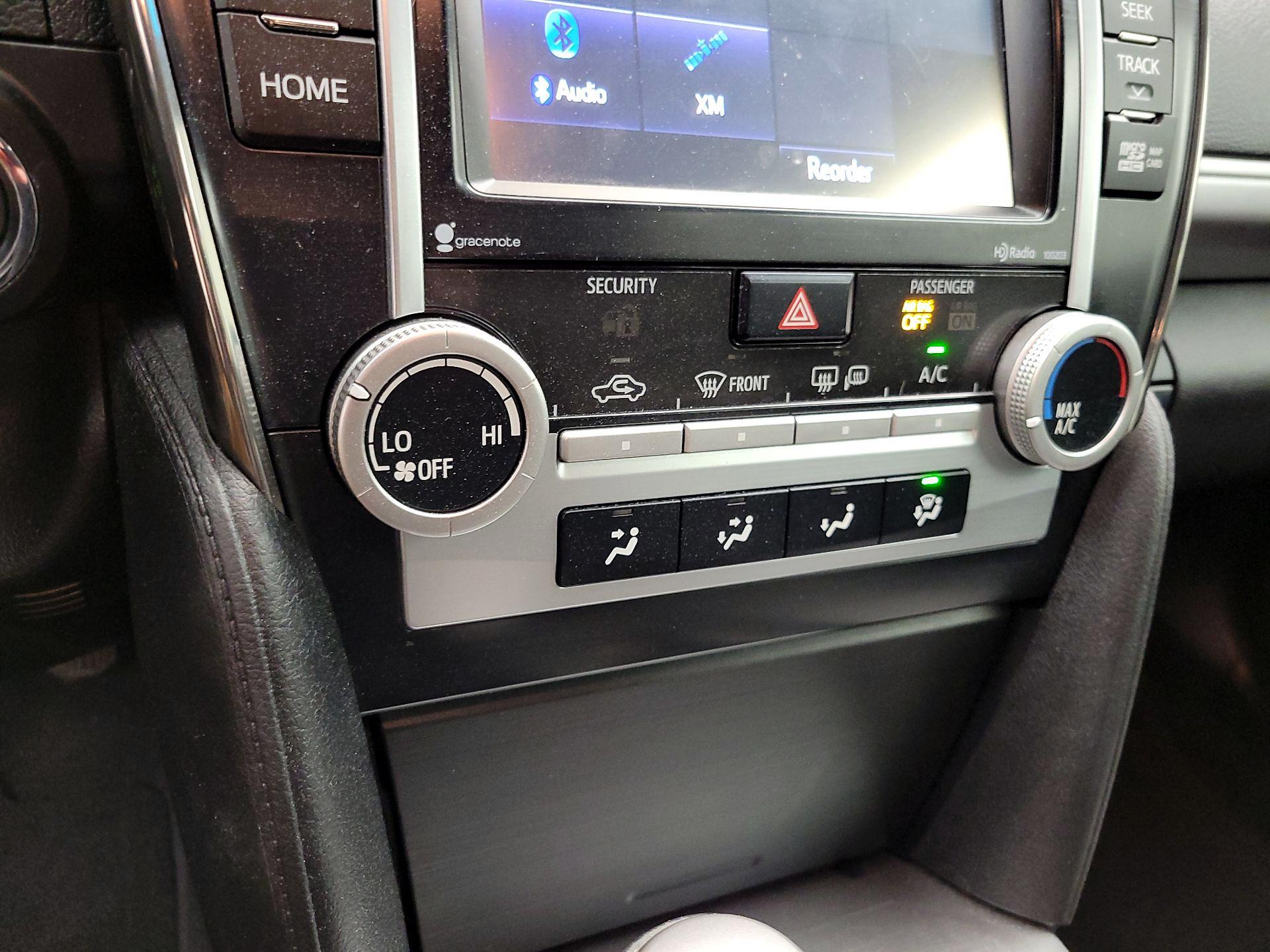 Thumbnail: 2014 Toyota Camry - 17