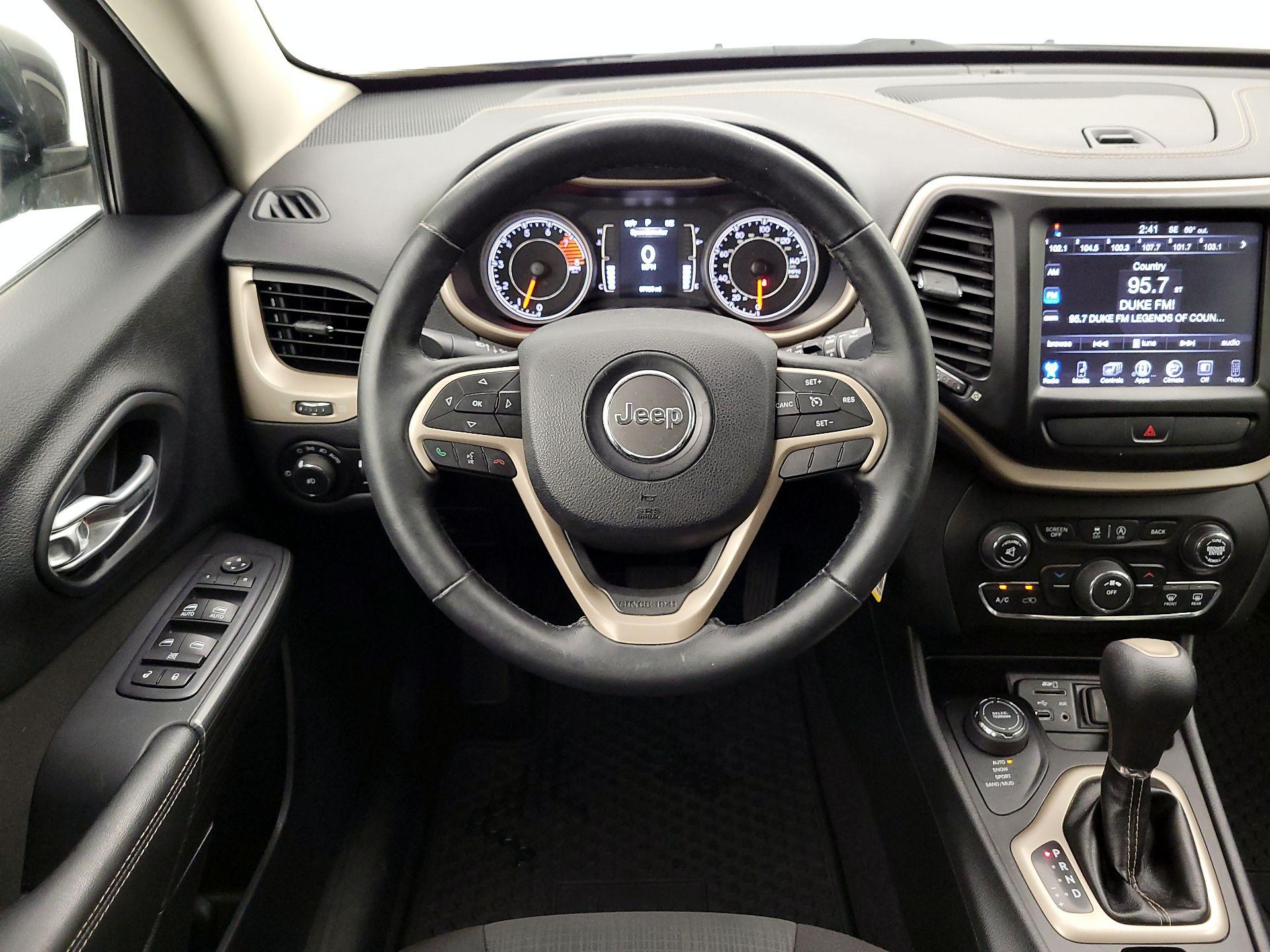 Thumbnail: 2016 Jeep Cherokee - 9