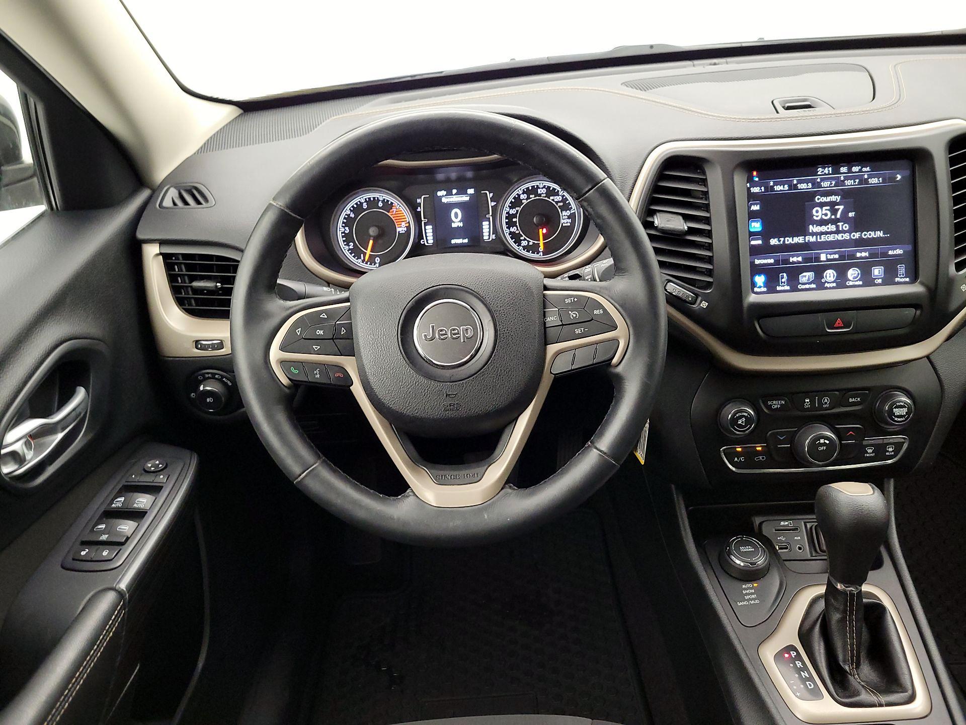 Thumbnail: 2016 Jeep Cherokee - 10