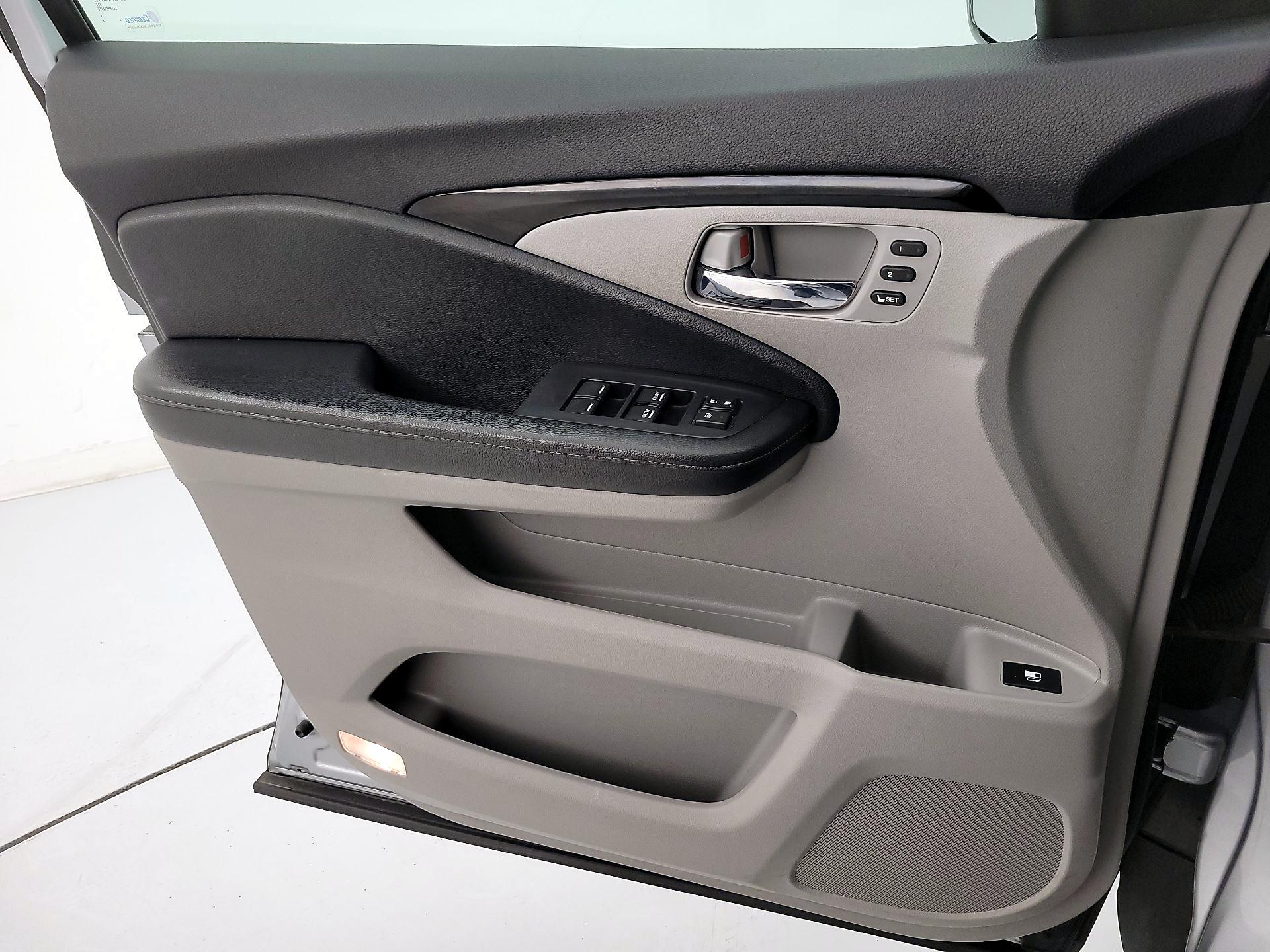 Thumbnail: 2019 Honda Ridgeline - 12