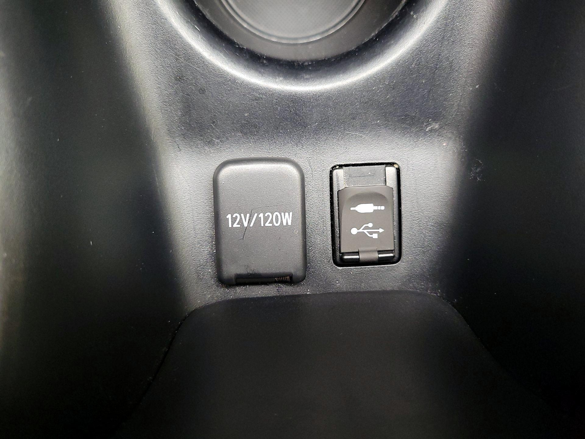 Thumbnail: 2018 Toyota Prius - 18