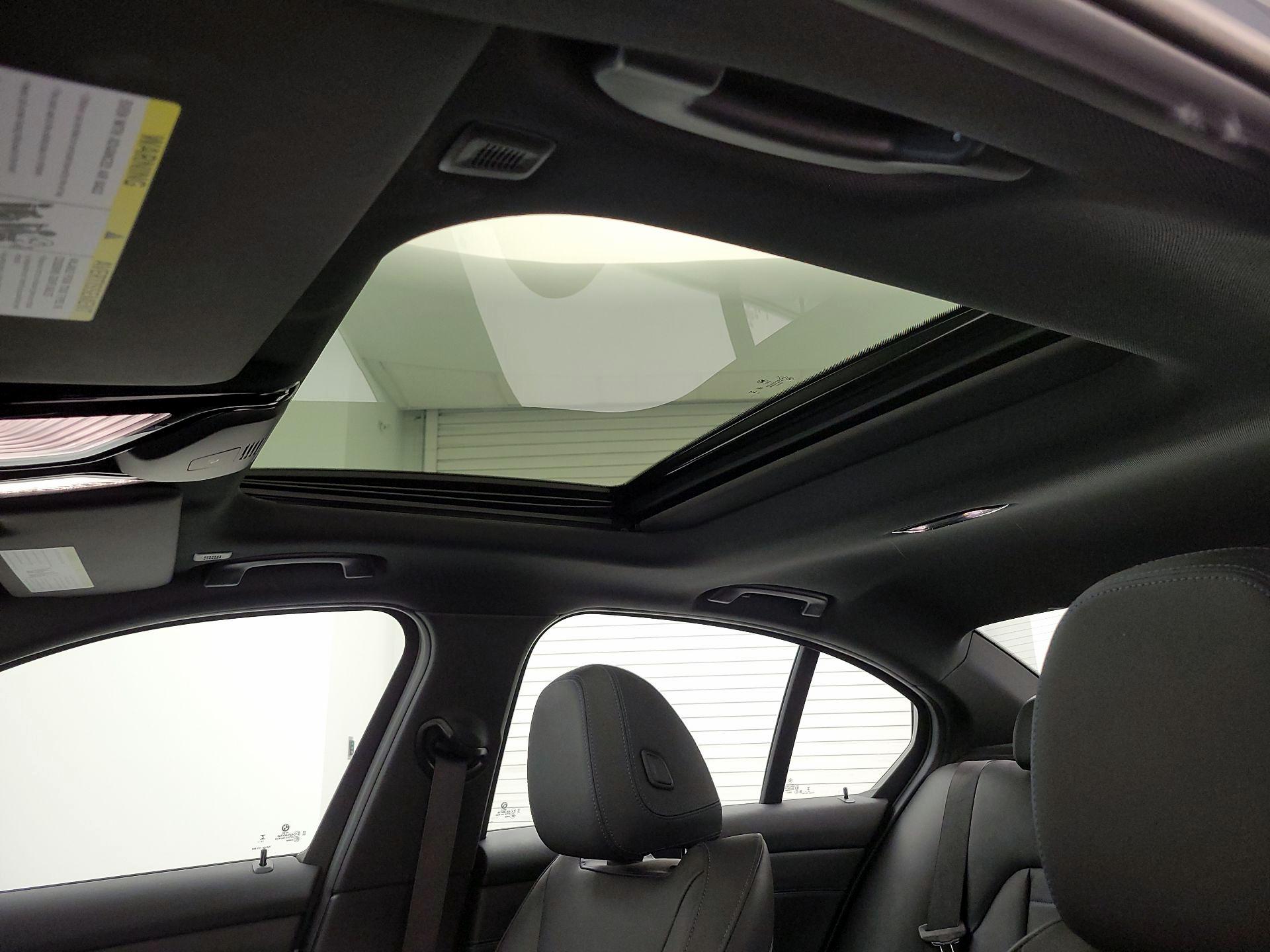 Thumbnail: 2024 BMW 3 Series - 20