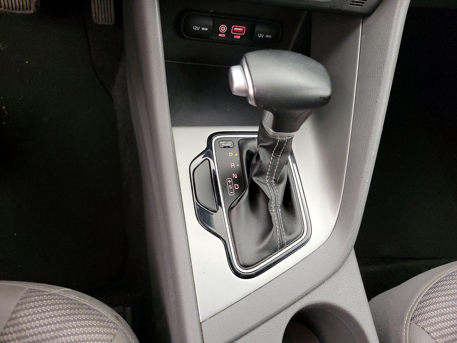 Thumbnail: 2019 Kia Niro - 17