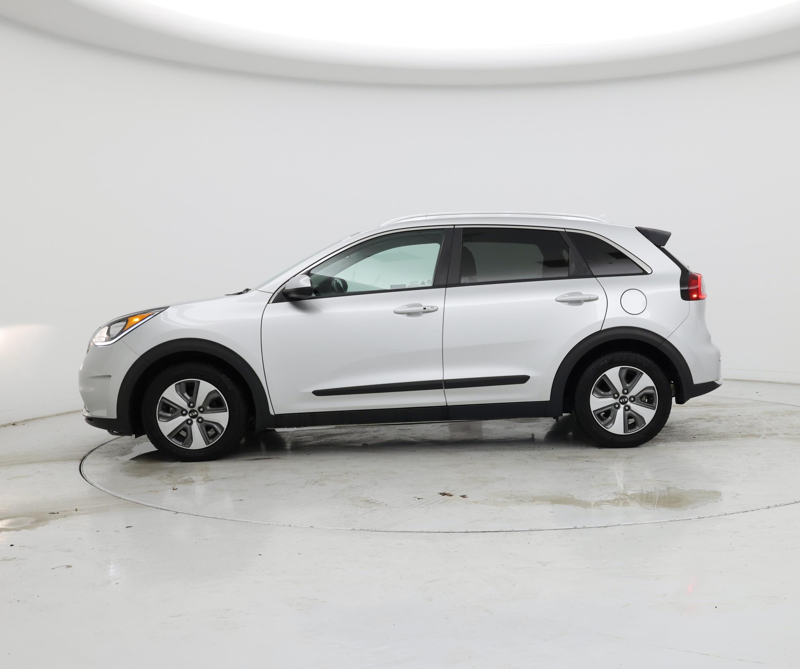 Thumbnail: 2019 Kia Niro - 3