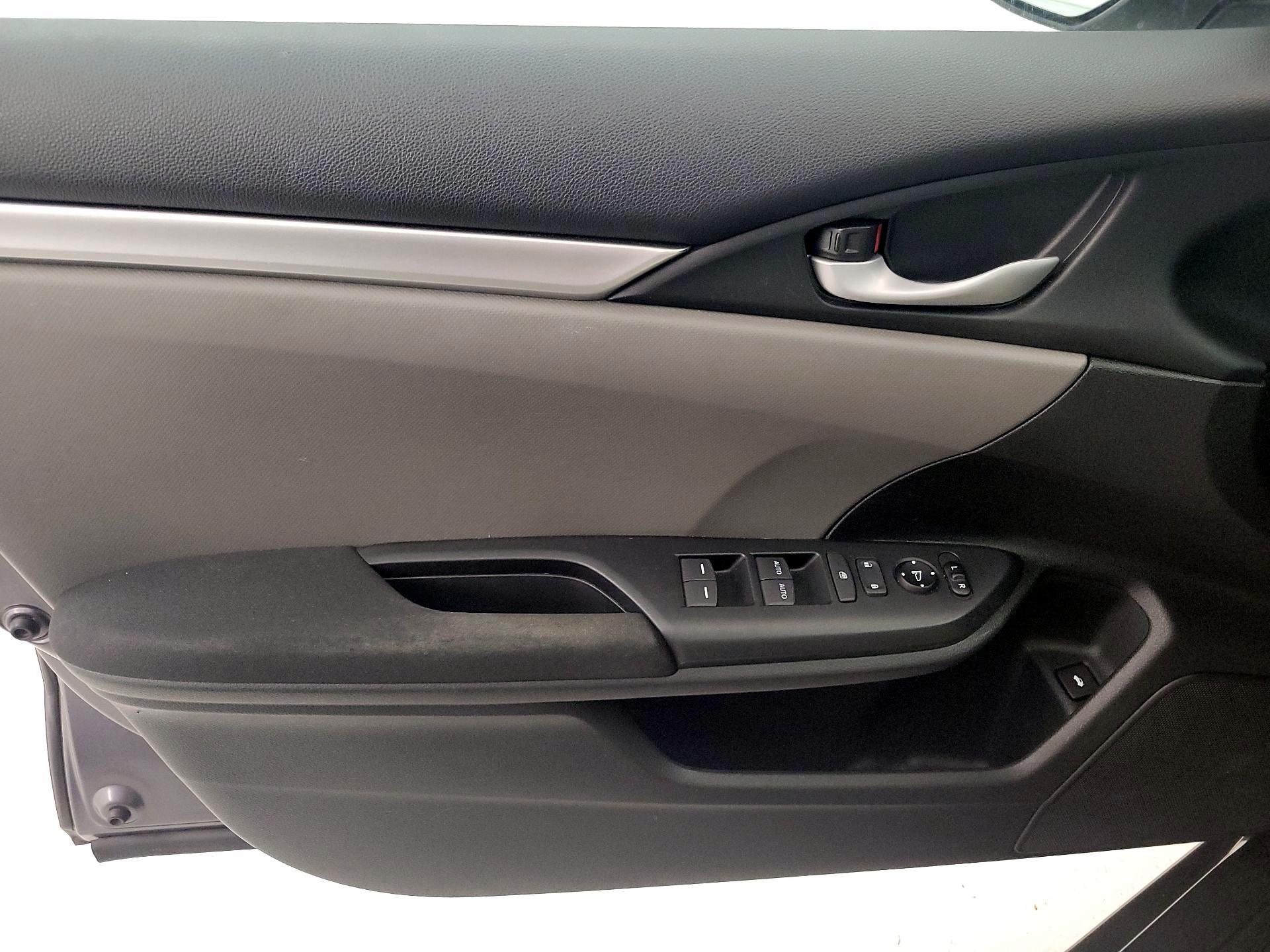 Thumbnail: 2016 Honda Civic - 12