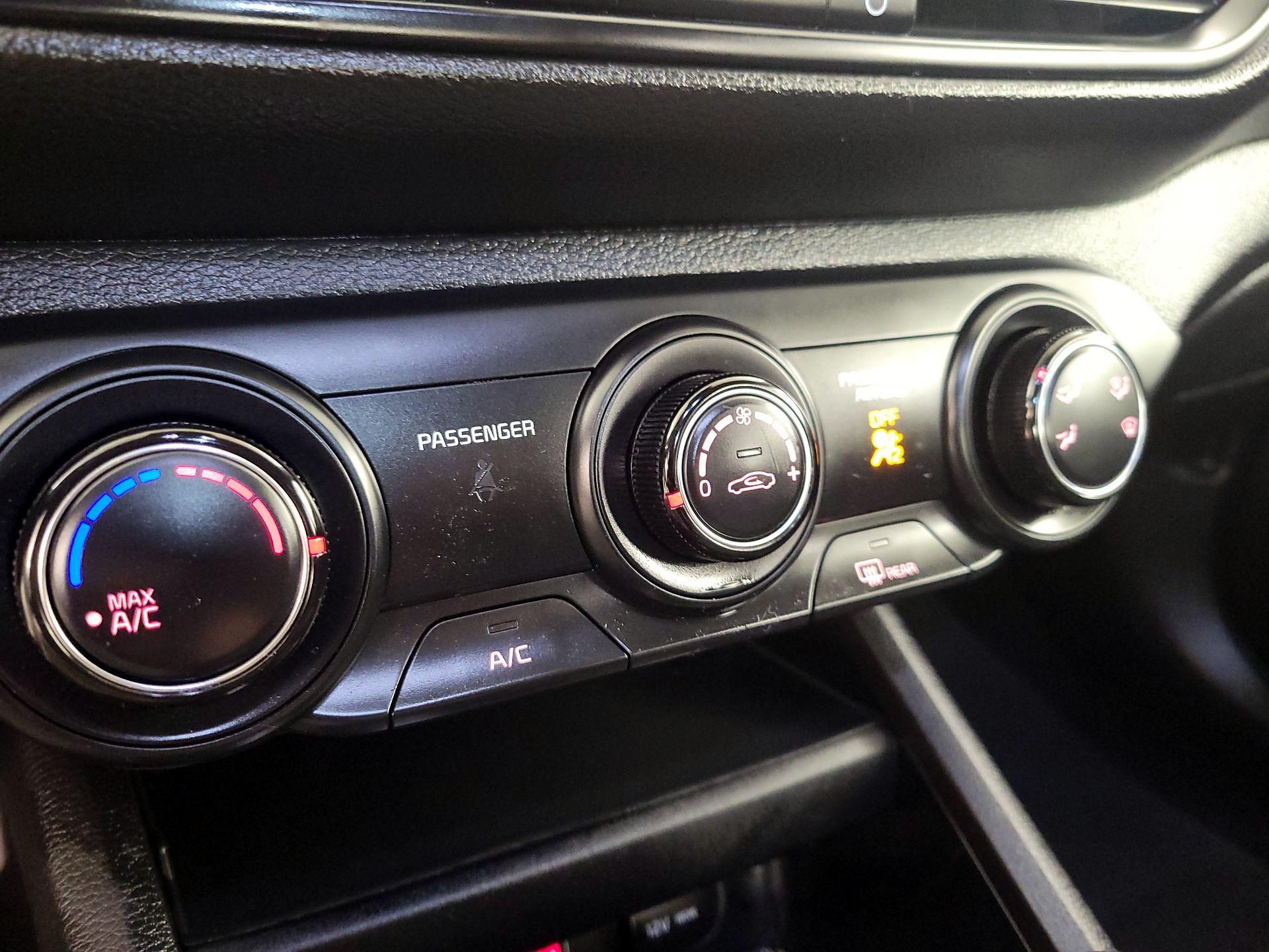 Thumbnail: 2023 Kia Forte - 16