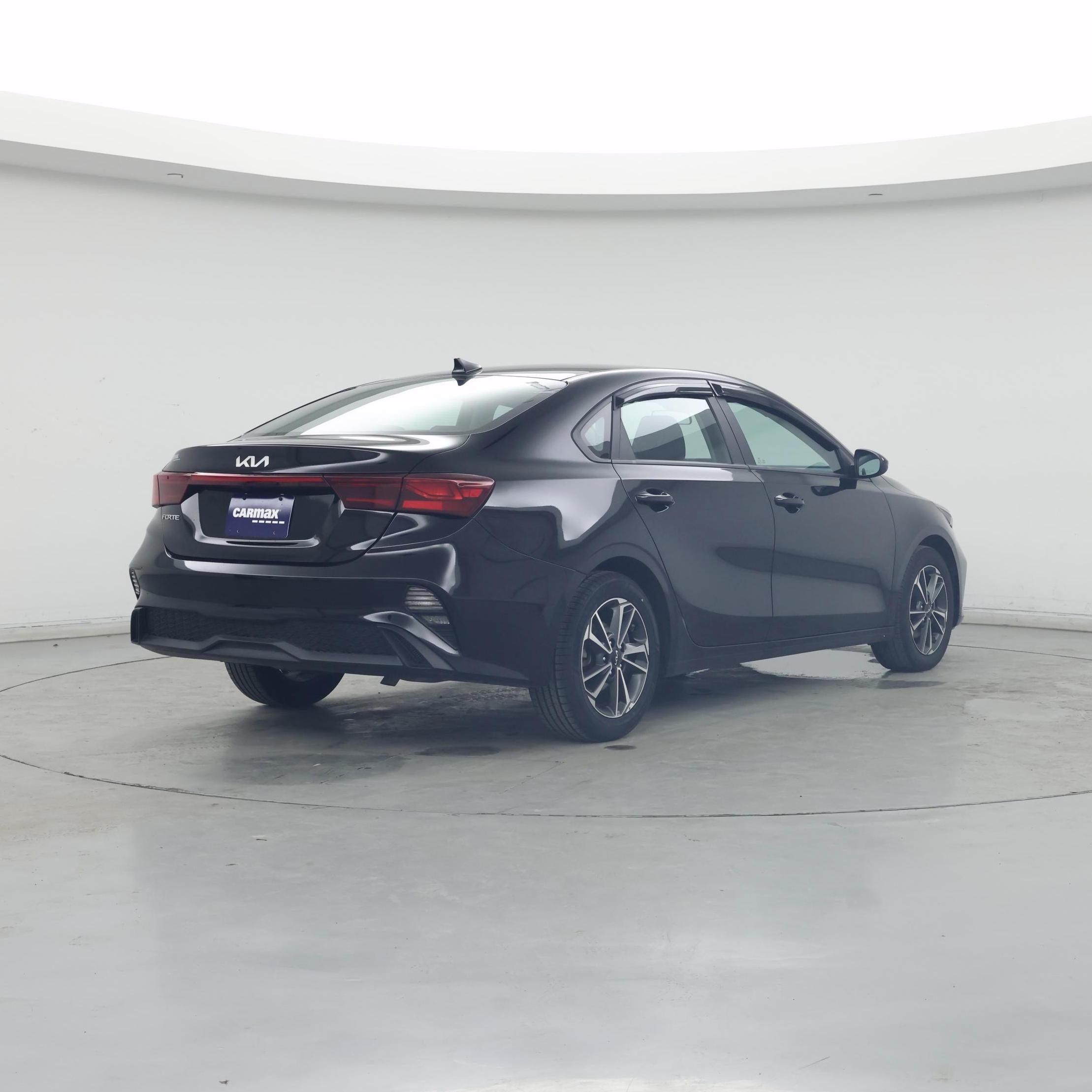 Thumbnail: 2023 Kia Forte - 8