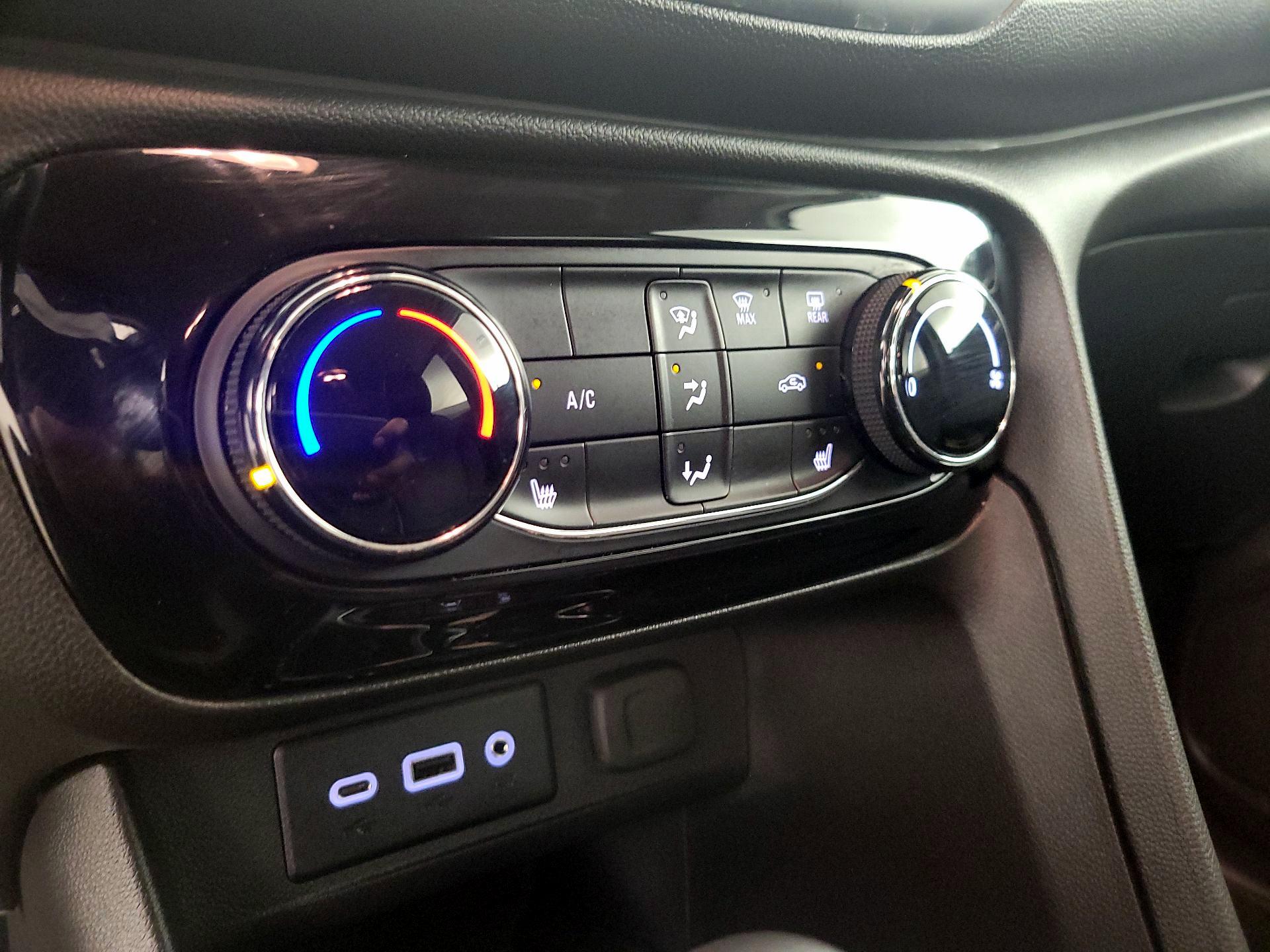 Thumbnail: 2022 Buick Encore GX - 16