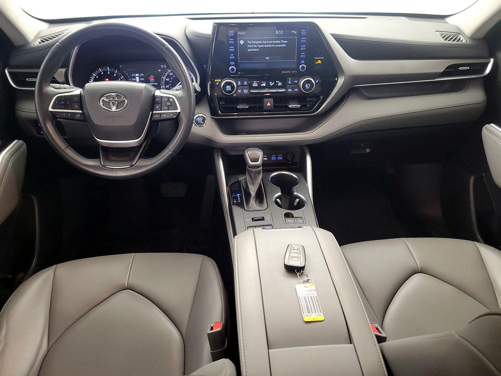 Thumbnail: 2022 Toyota Highlander - 9