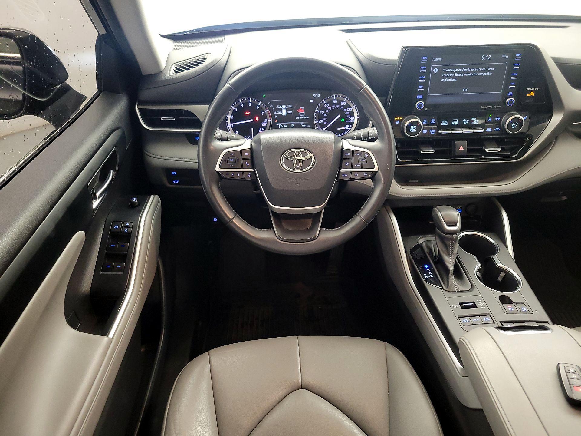 Thumbnail: 2022 Toyota Highlander - 10