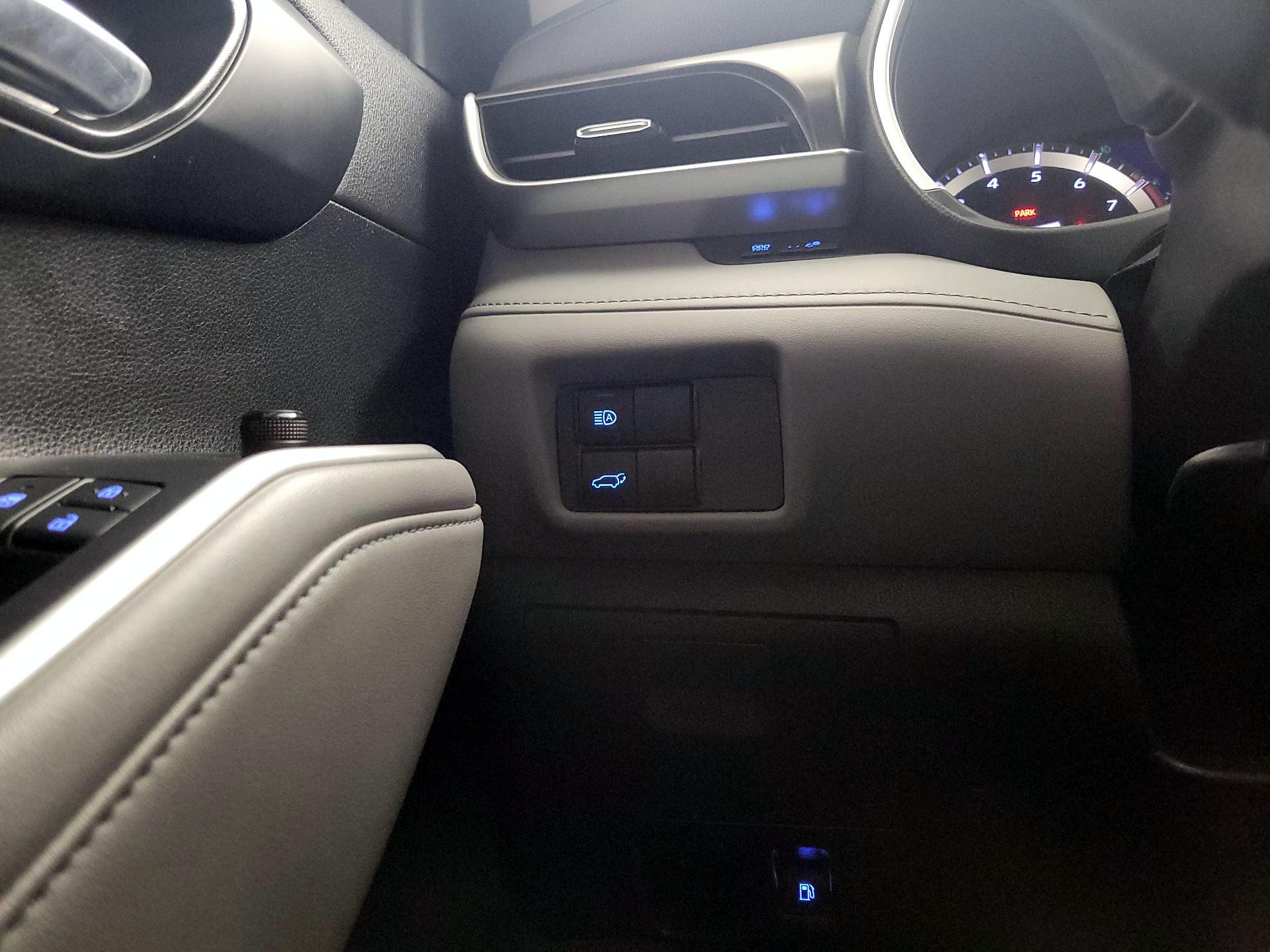 Thumbnail: 2022 Toyota Highlander - 13