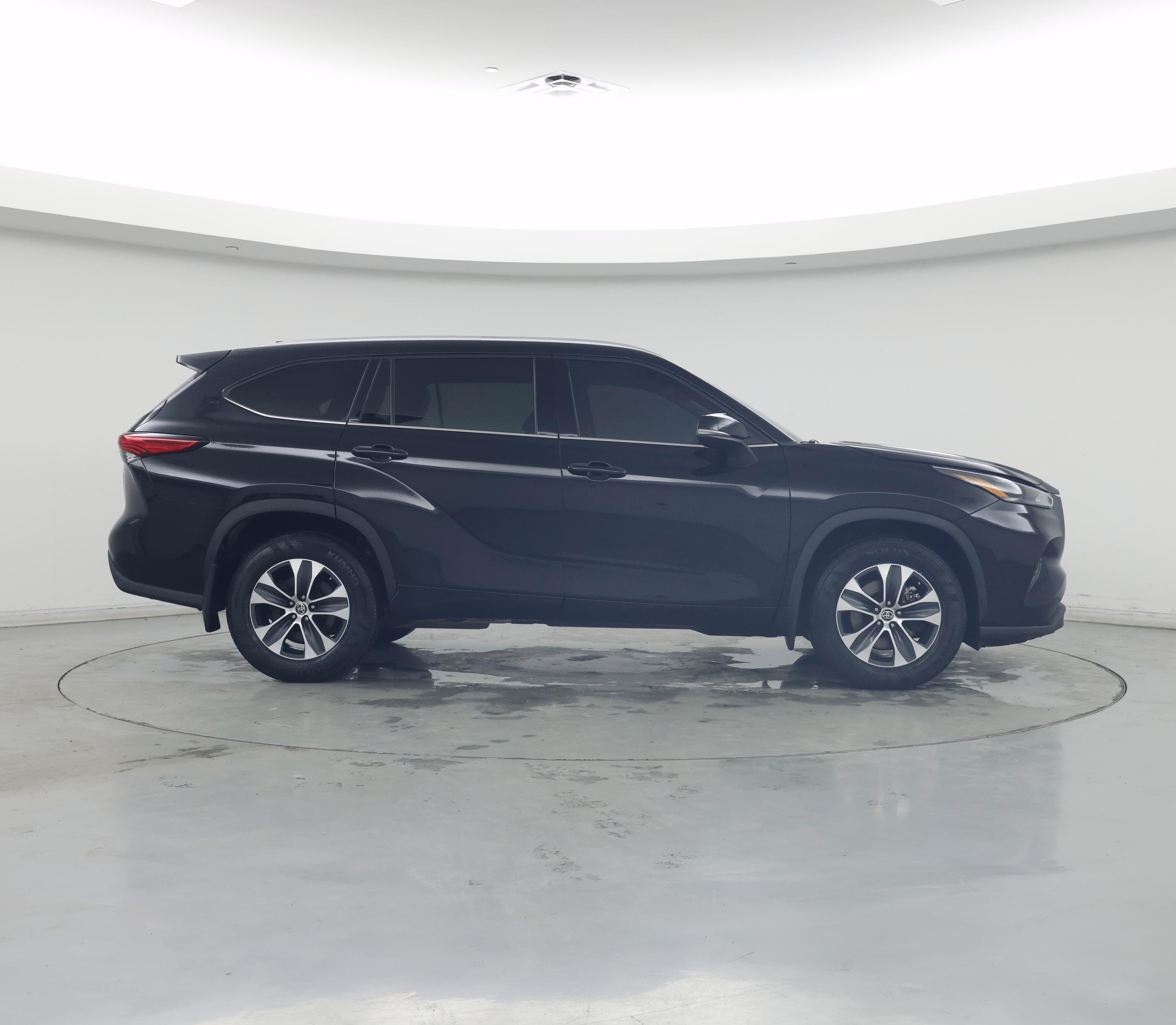 Thumbnail: 2022 Toyota Highlander - 7