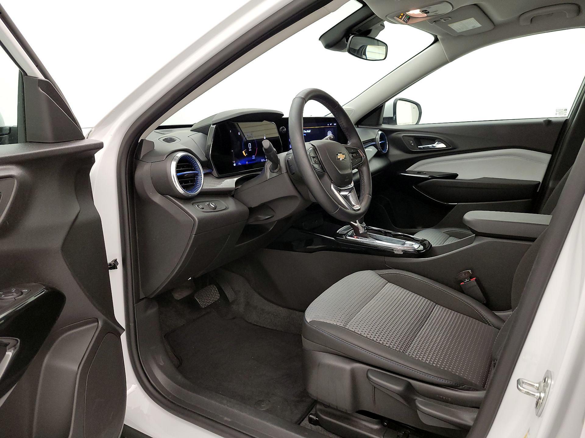 Thumbnail: 2025 Chevrolet Trax - 11