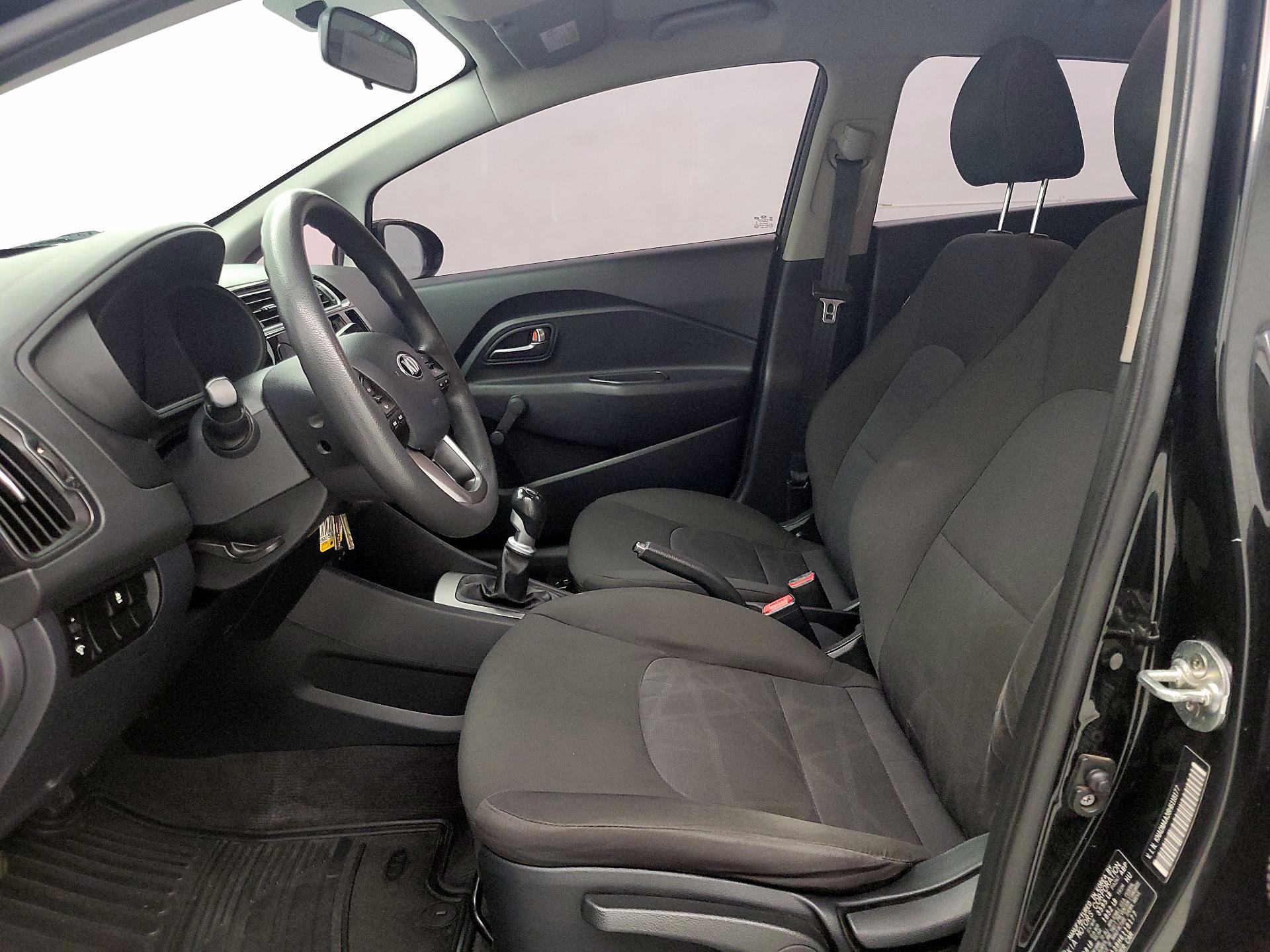 Thumbnail: 2017 Kia Rio - 11