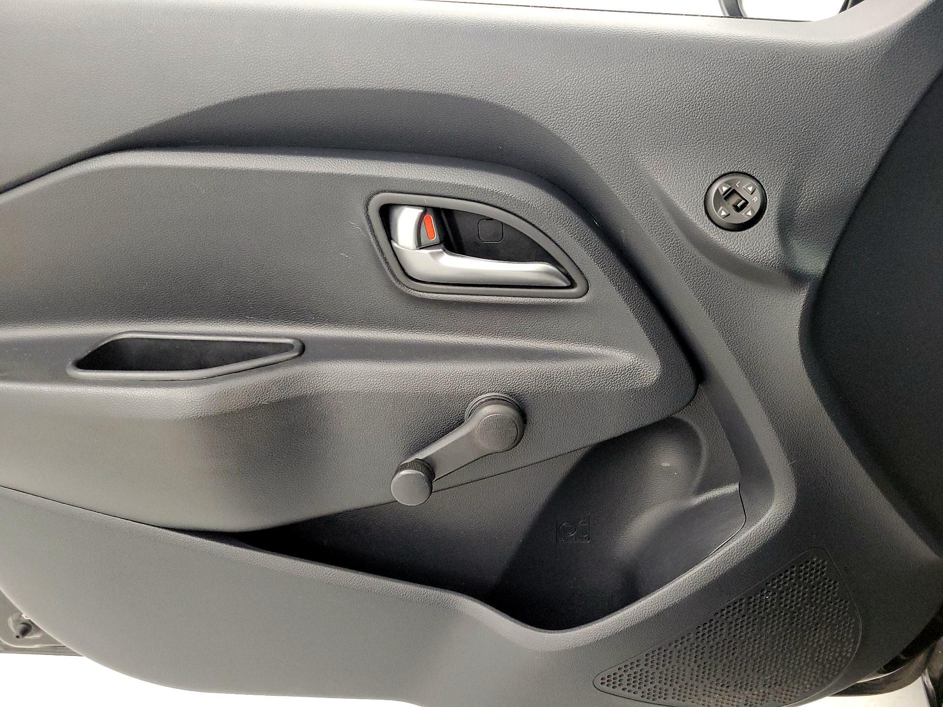 Thumbnail: 2017 Kia Rio - 12