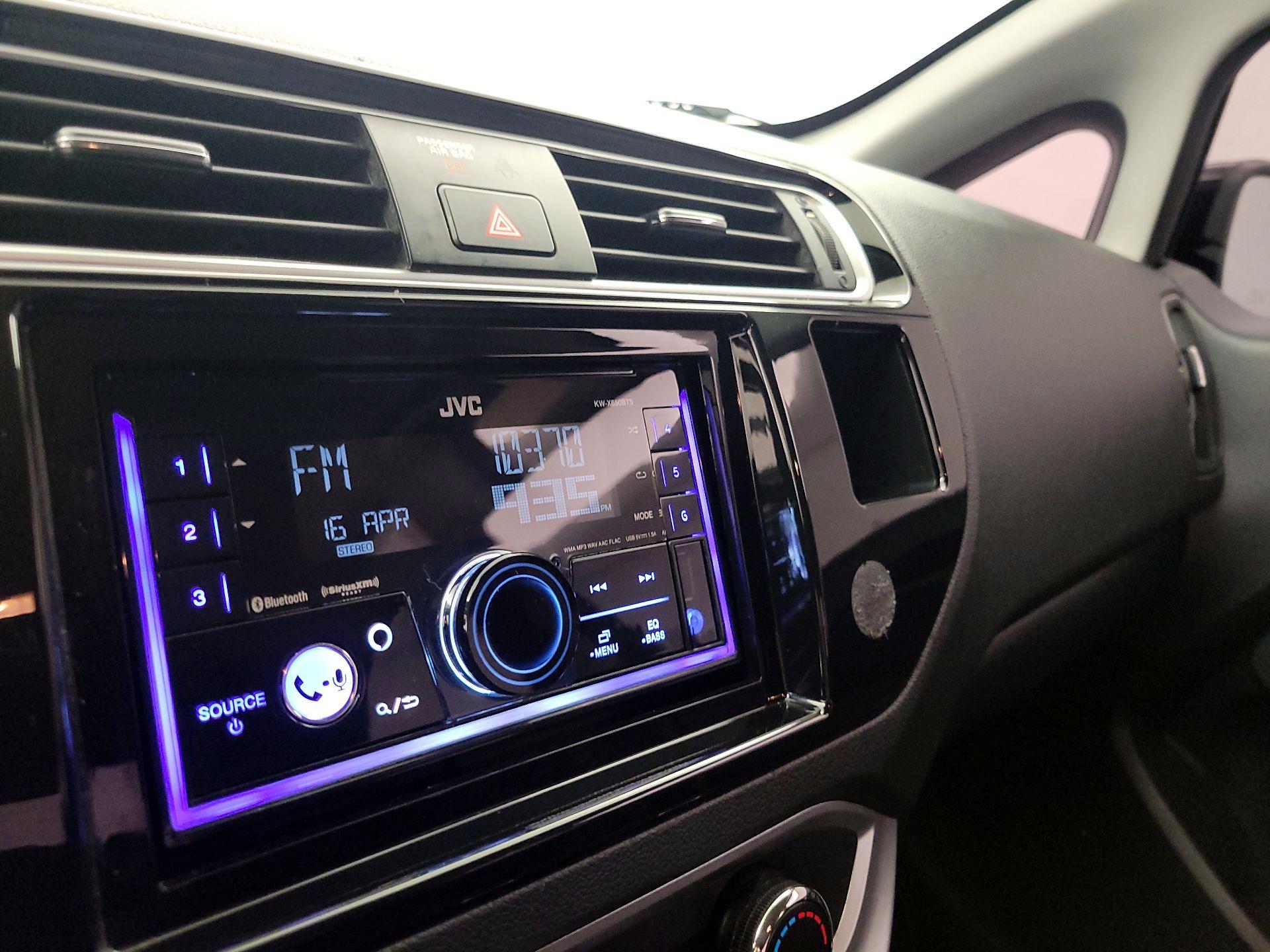 Thumbnail: 2017 Kia Rio - 14