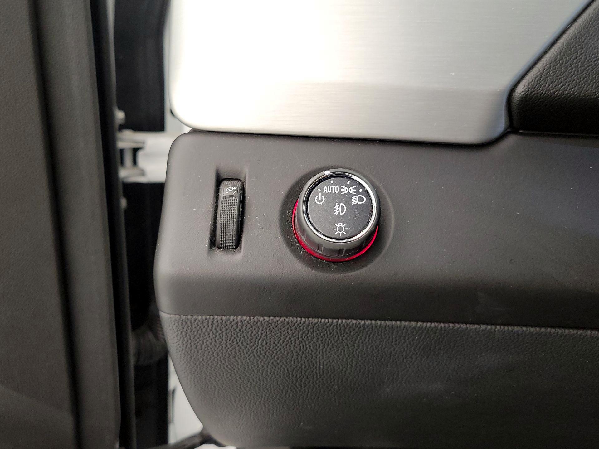 Thumbnail: 2015 GMC Yukon - 13