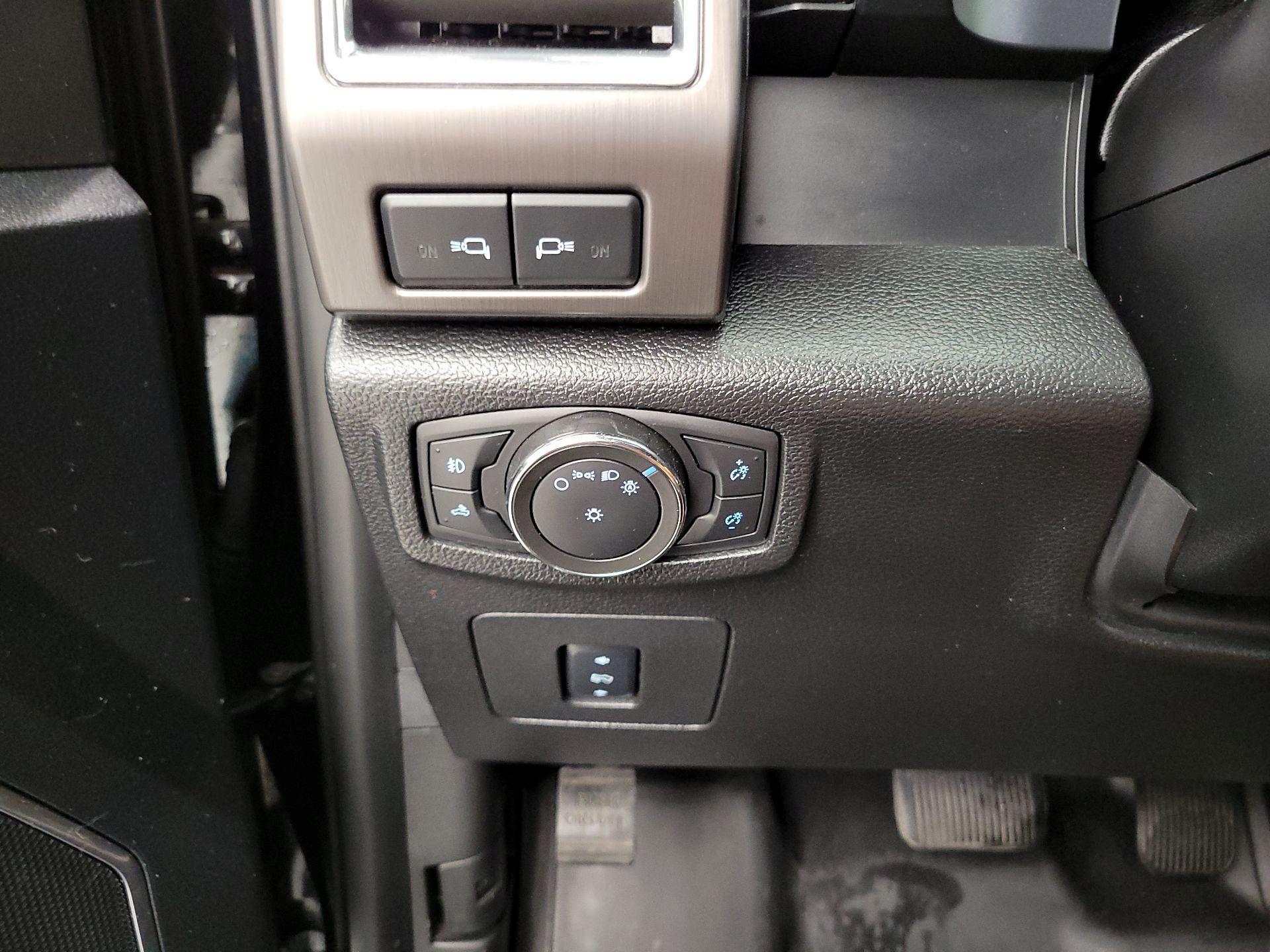 Thumbnail: 2016 Ford F-150 - 13