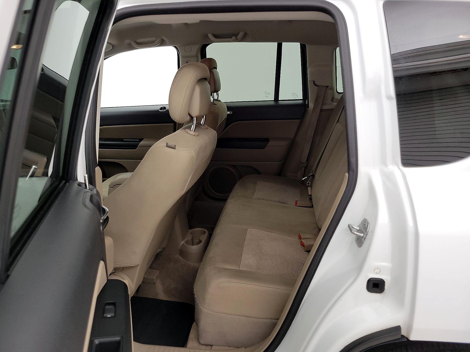 Thumbnail: 2014 Jeep Compass - 17