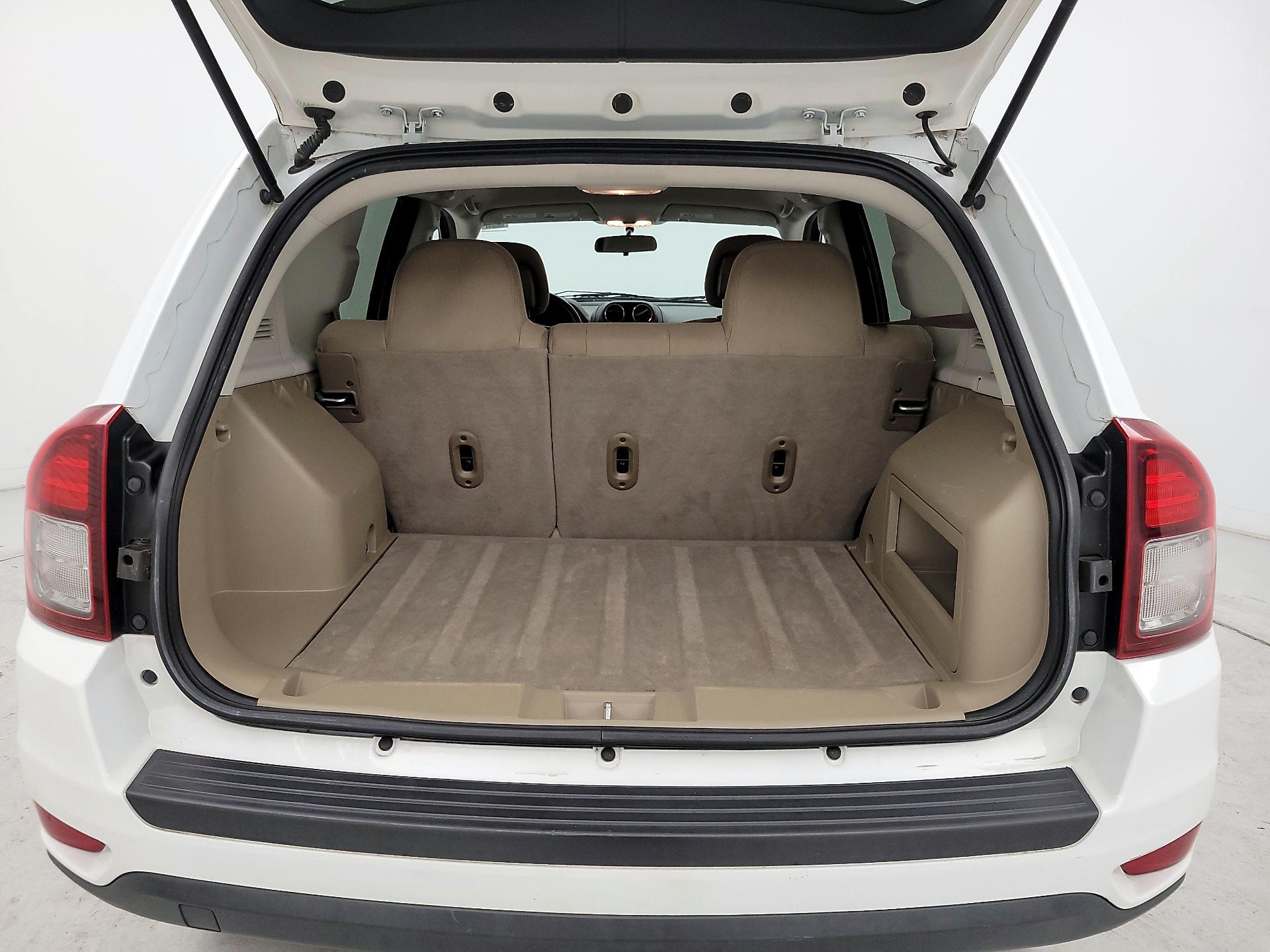 Thumbnail: 2014 Jeep Compass - 18