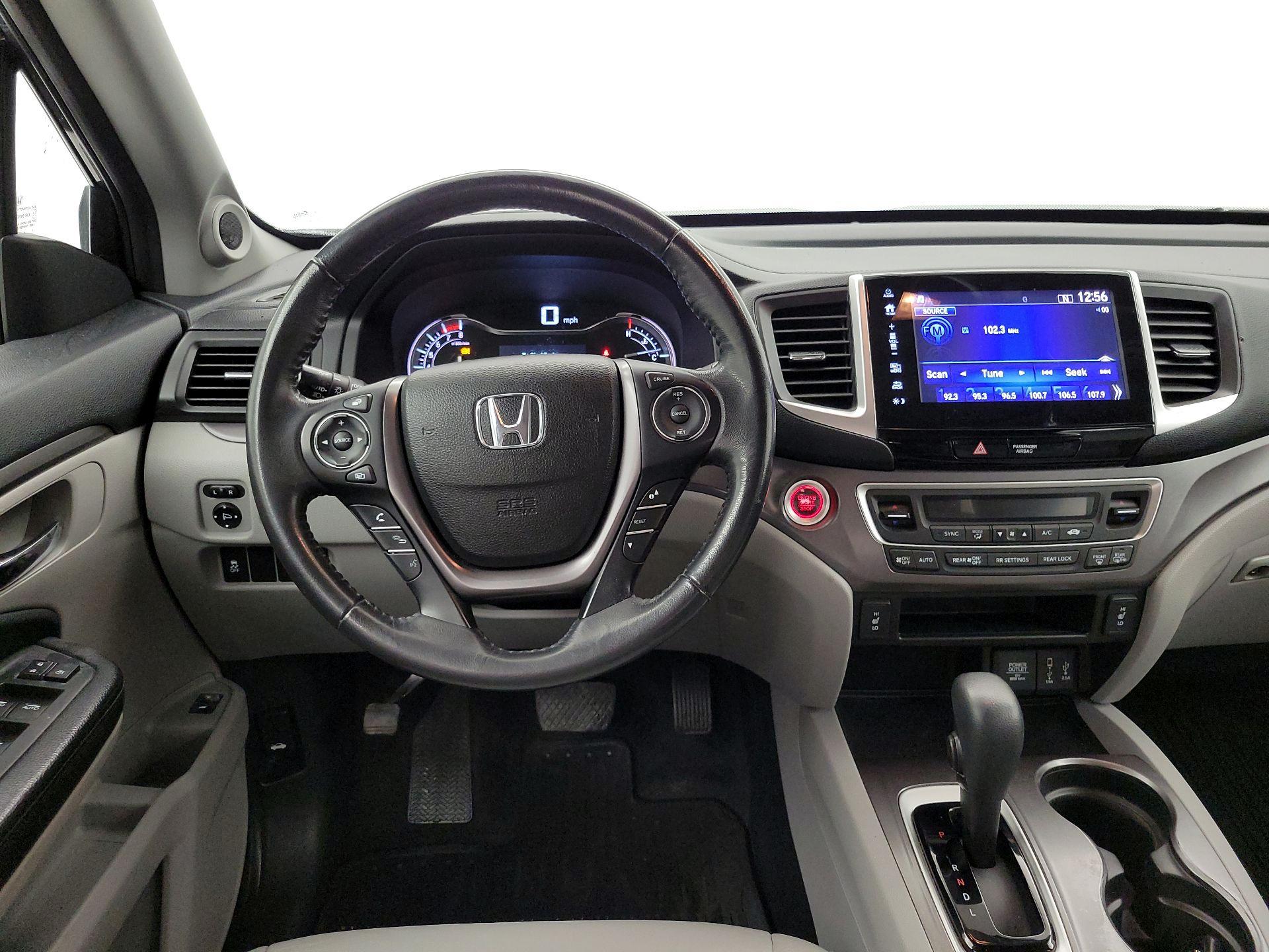 Thumbnail: 2017 Honda Pilot - 10