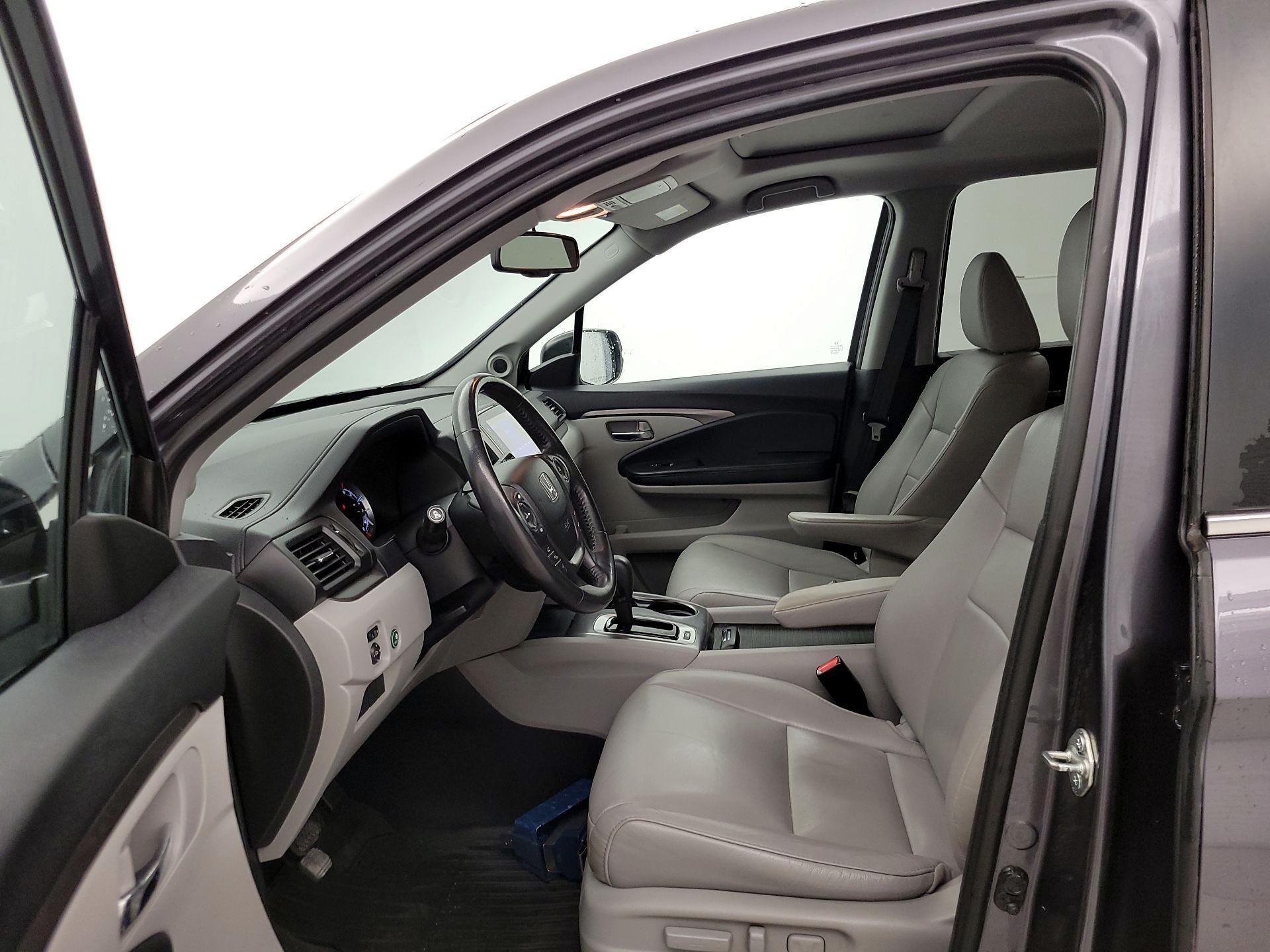 Thumbnail: 2017 Honda Pilot - 11