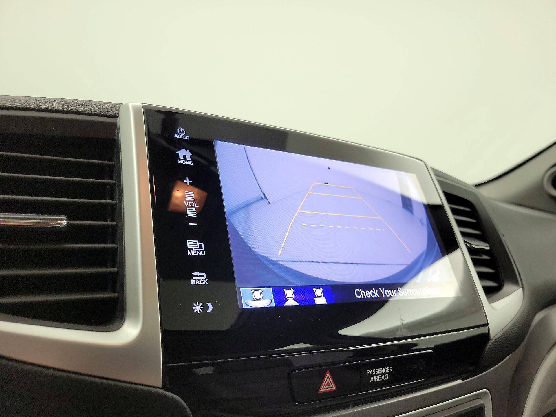 Thumbnail: 2017 Honda Pilot - 14