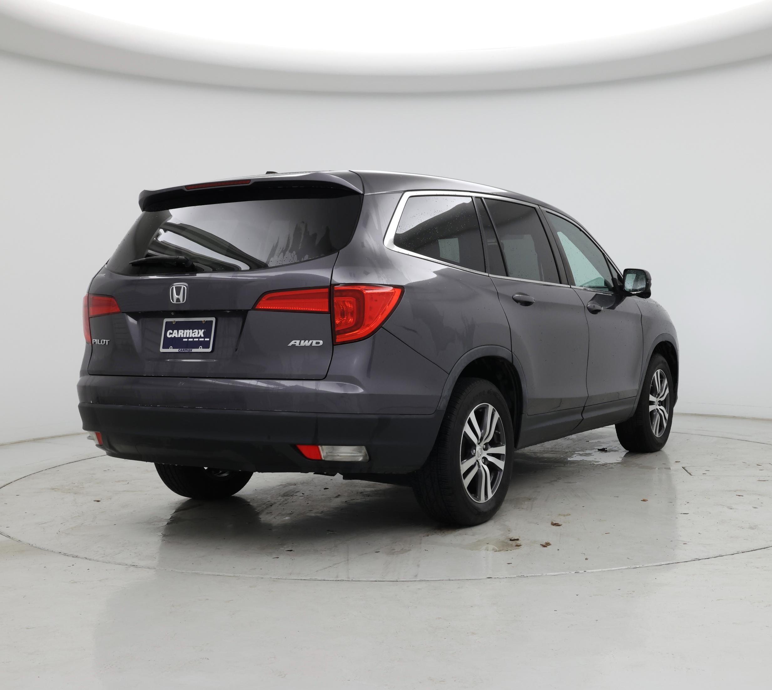 Thumbnail: 2017 Honda Pilot - 8