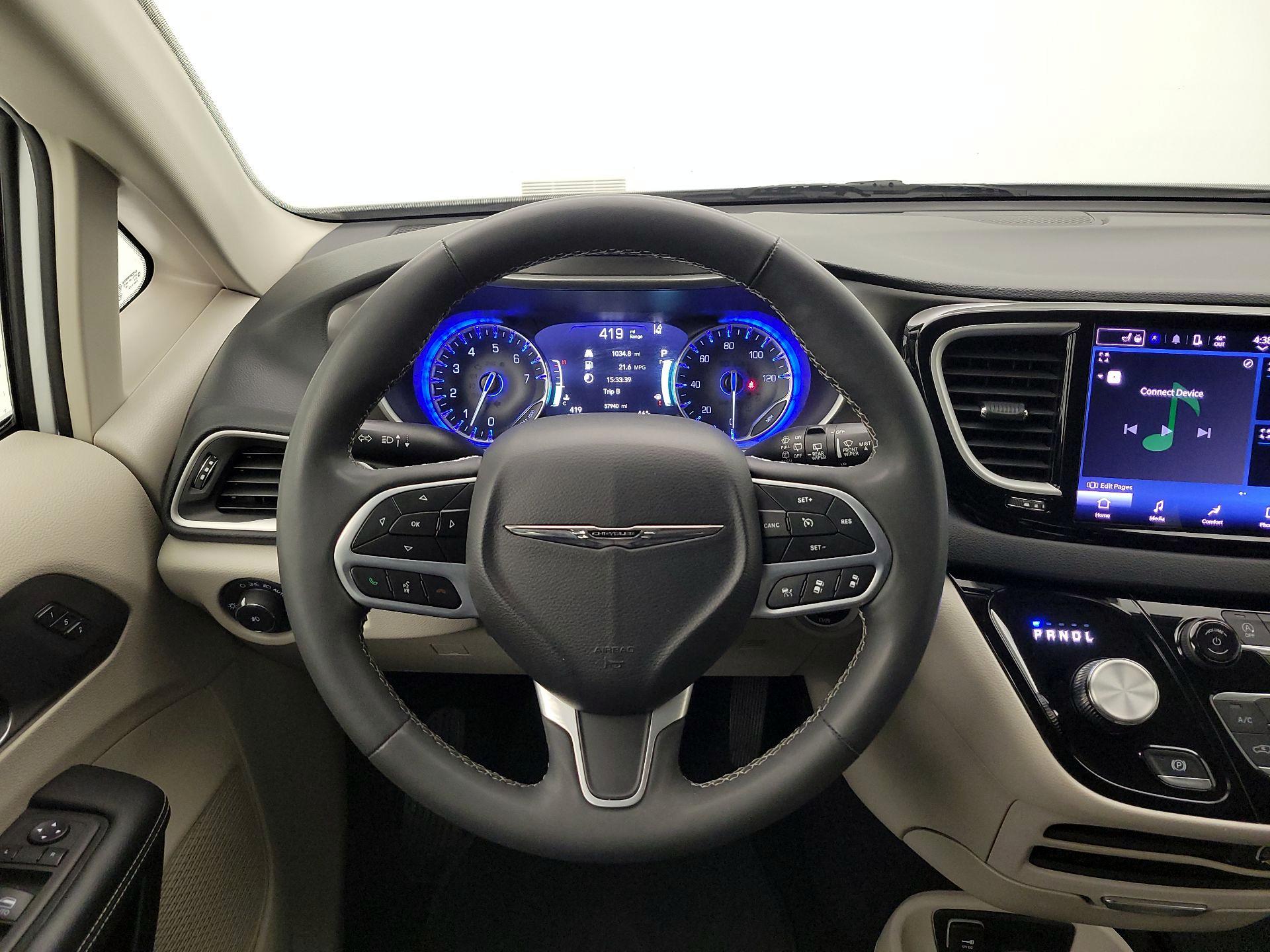 Thumbnail: 2023 Chrysler Pacifica - 10