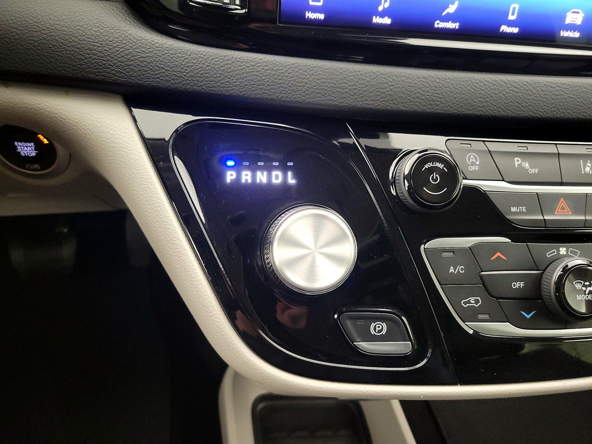 Thumbnail: 2023 Chrysler Pacifica - 17