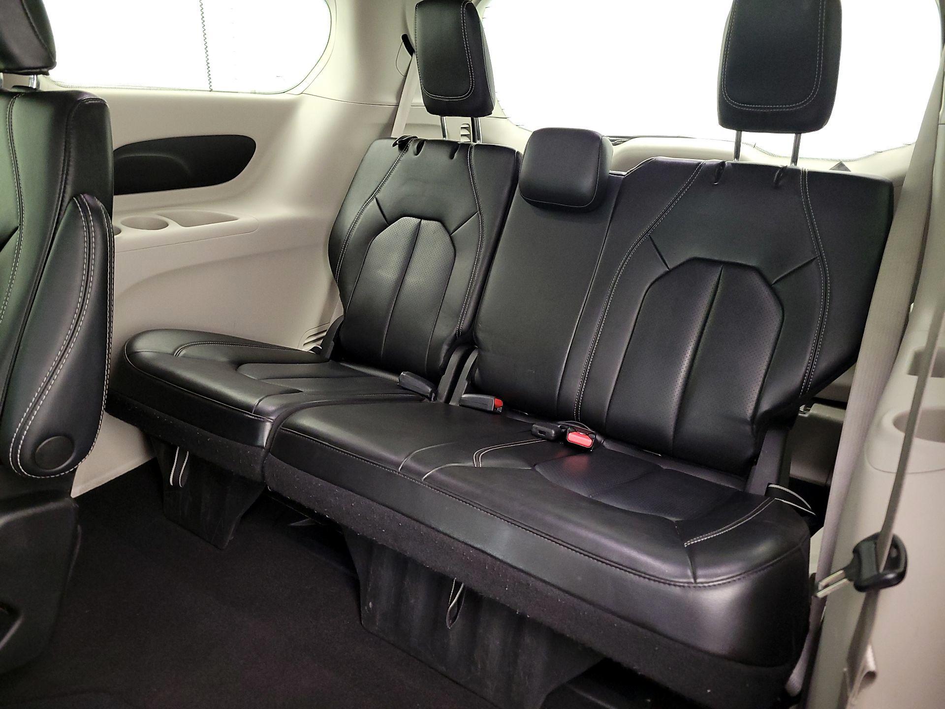 Thumbnail: 2023 Chrysler Pacifica - 20