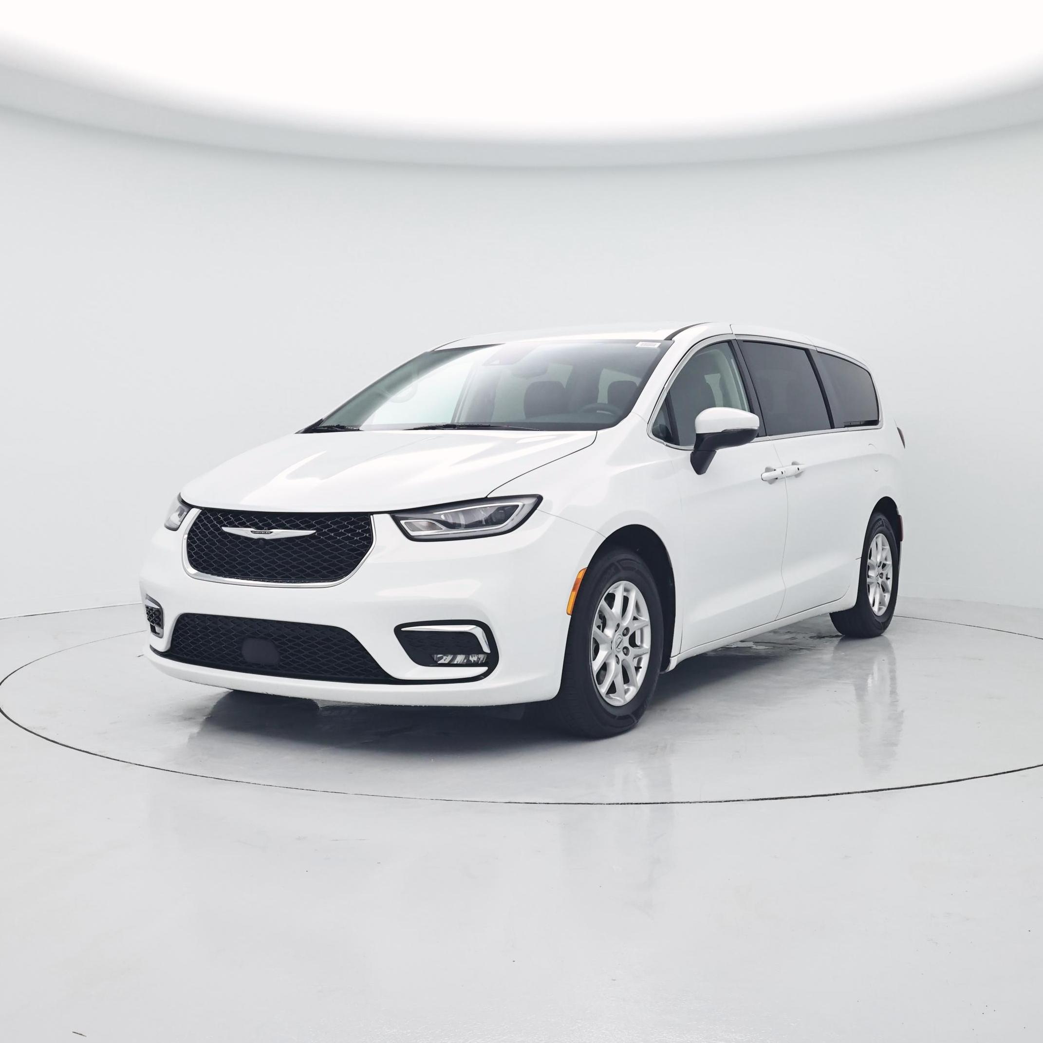 Thumbnail: 2023 Chrysler Pacifica - 4